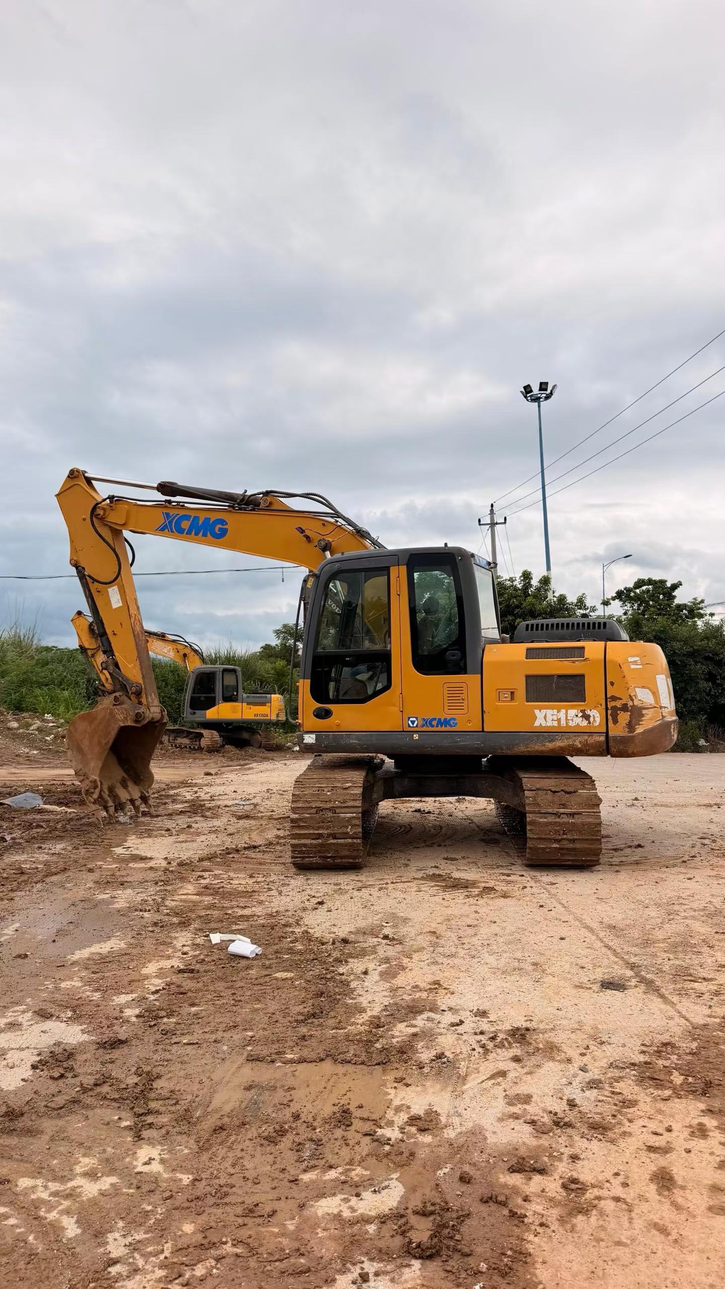 Купить Подержанный Экскаватор XCMG XE150 / 3 Купить Подержанный Экскаватор XCMG XE150 / 3