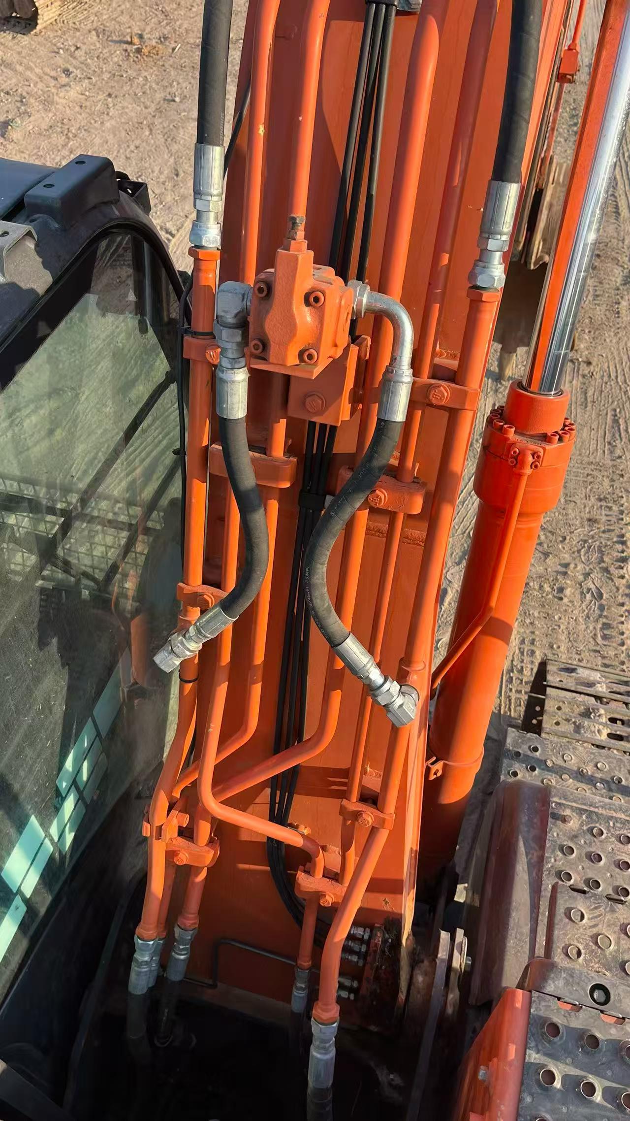 Buy Hitachi EX130 Used Excavator / 9 Buy Hitachi EX130 Used Excavator / 9