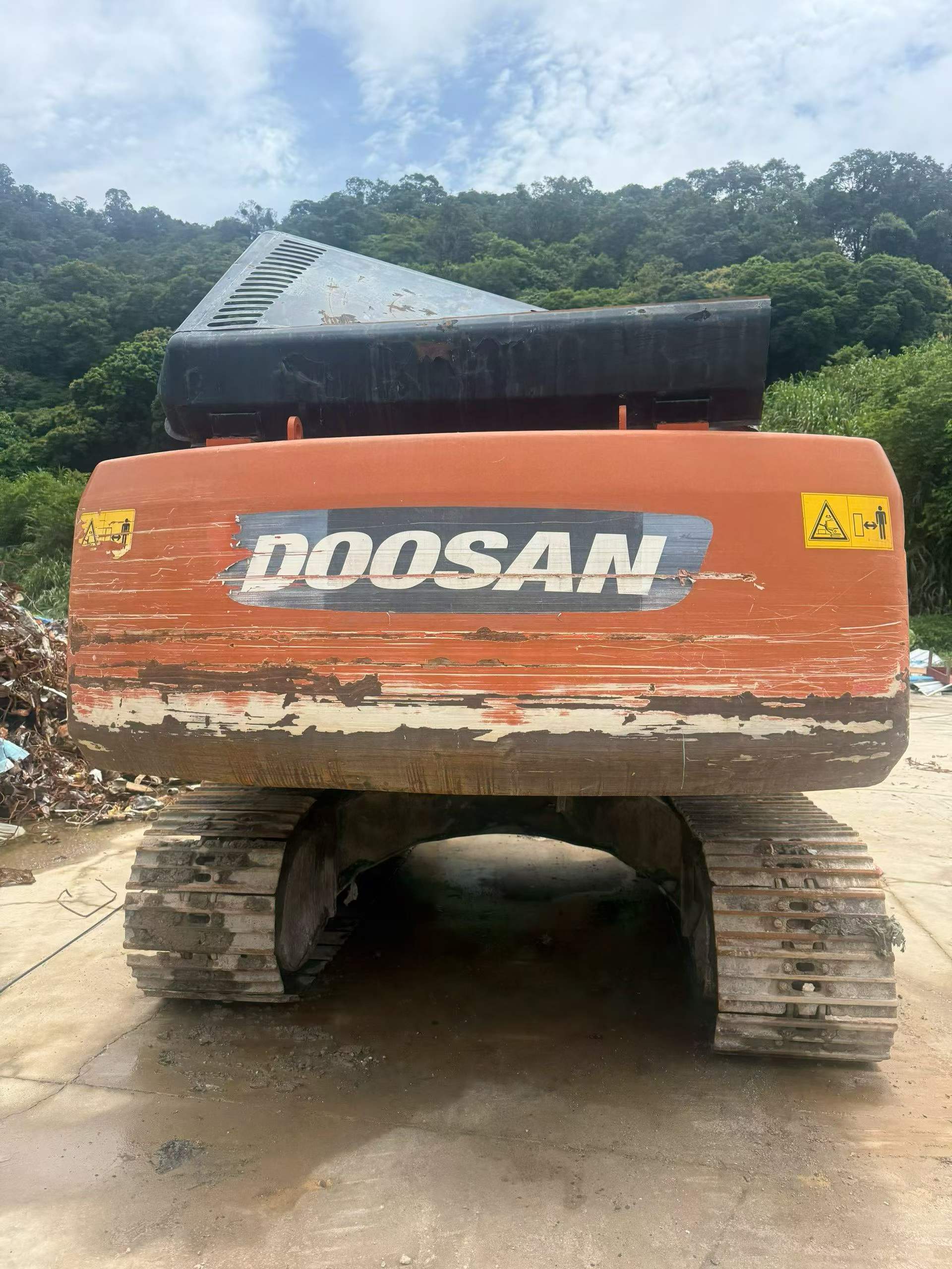 Buy Doosan DH215-9 Used Excavator / 1
