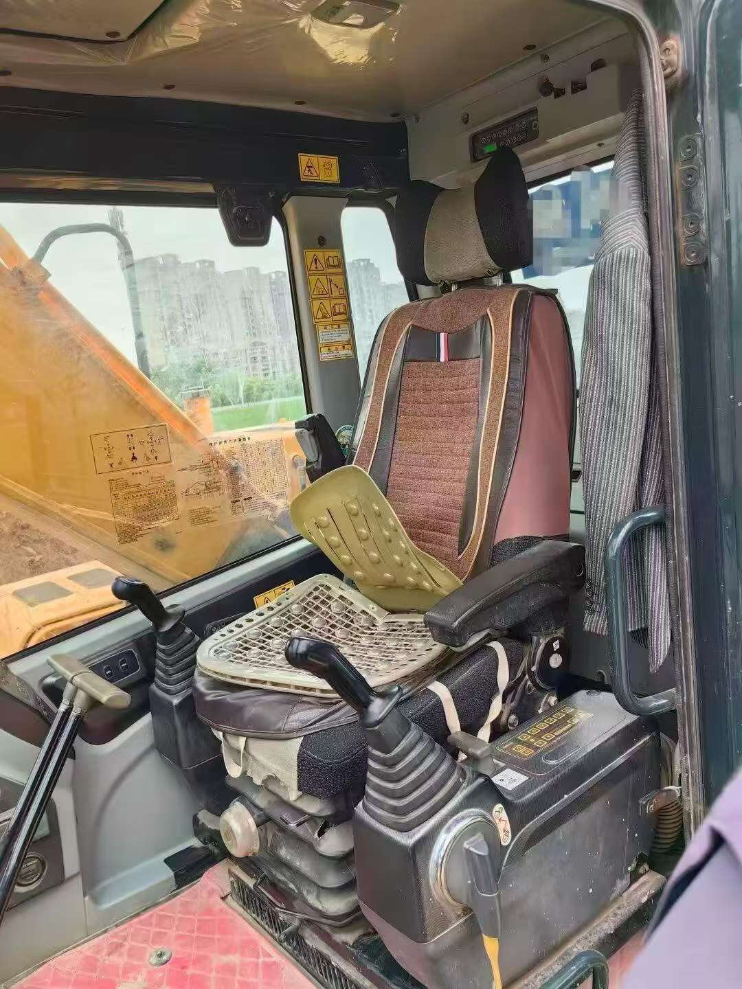 Buy Hyundai R215-7 Used Excavator / 7 Buy Hyundai R215-7 Used Excavator / 7
