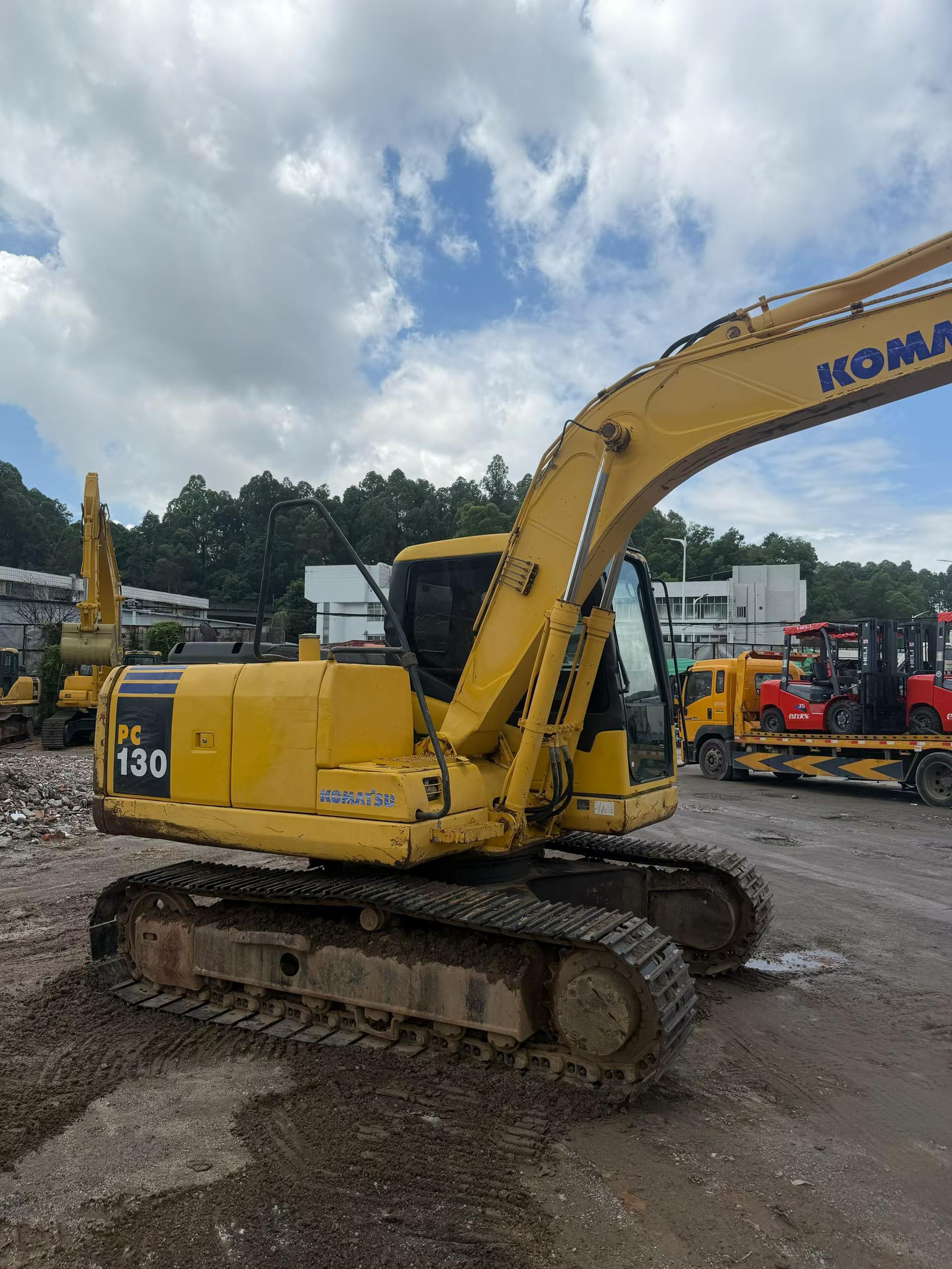 Buy Komatsu PC110-7 Used Excavator / 2 Buy Komatsu PC110-7 Used Excavator / 2