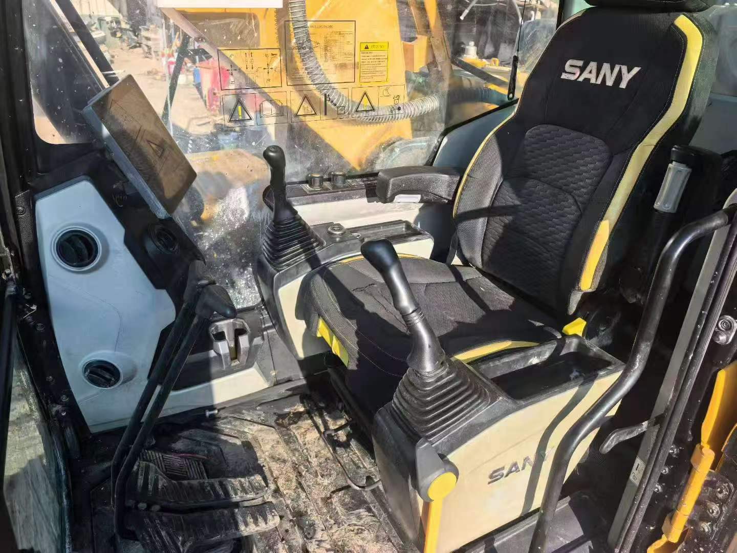 Buy Sany SY205C Used Excavator / 2