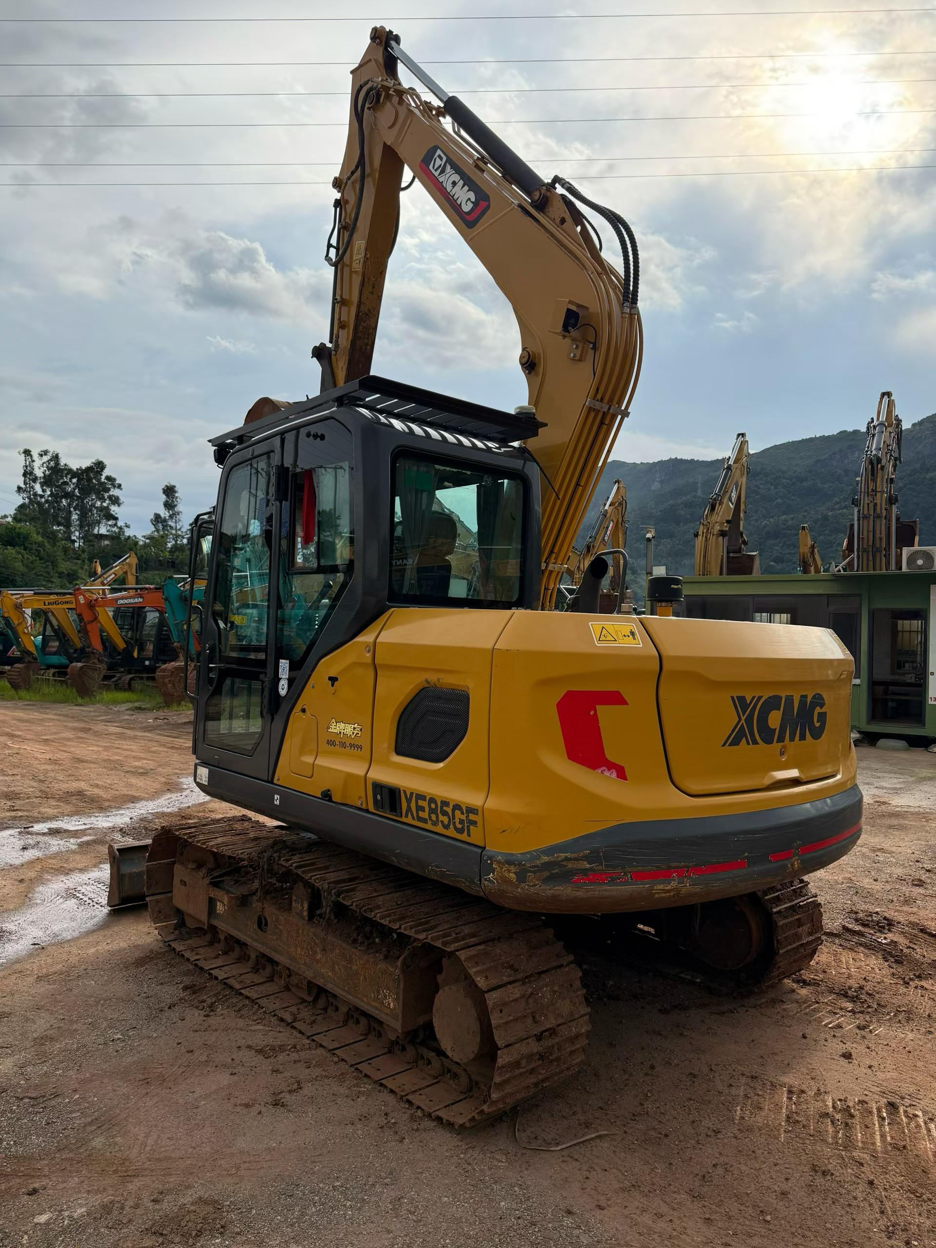 Buy XCMG XE85C Used Excavator