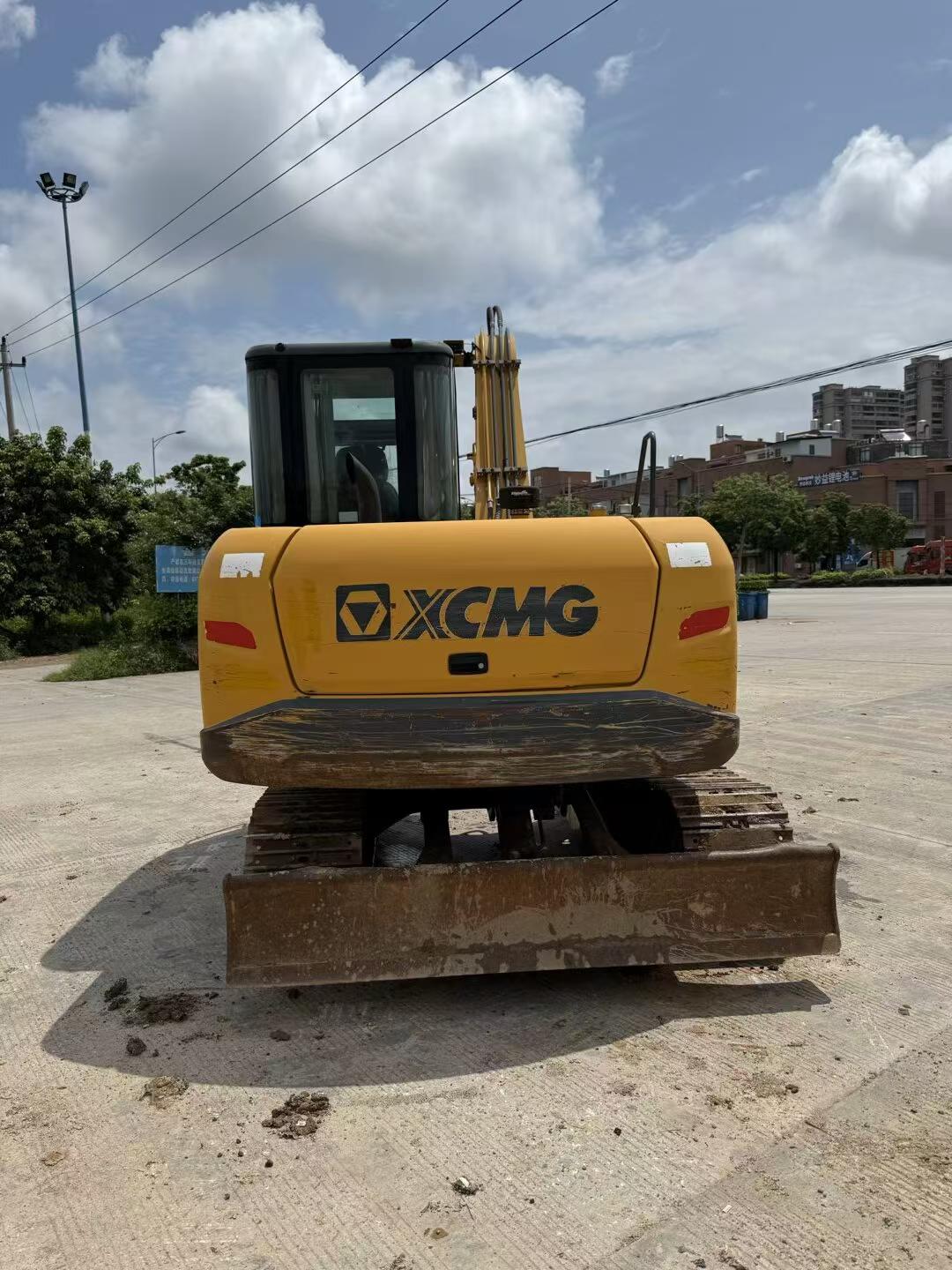 Buy XCMG XE75C Used Excavator / 1