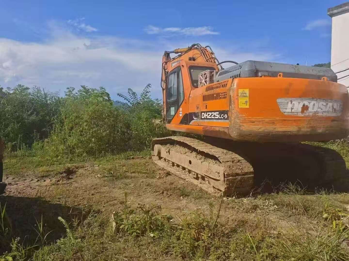 Buy Doosan S225 Used Excavator / 3