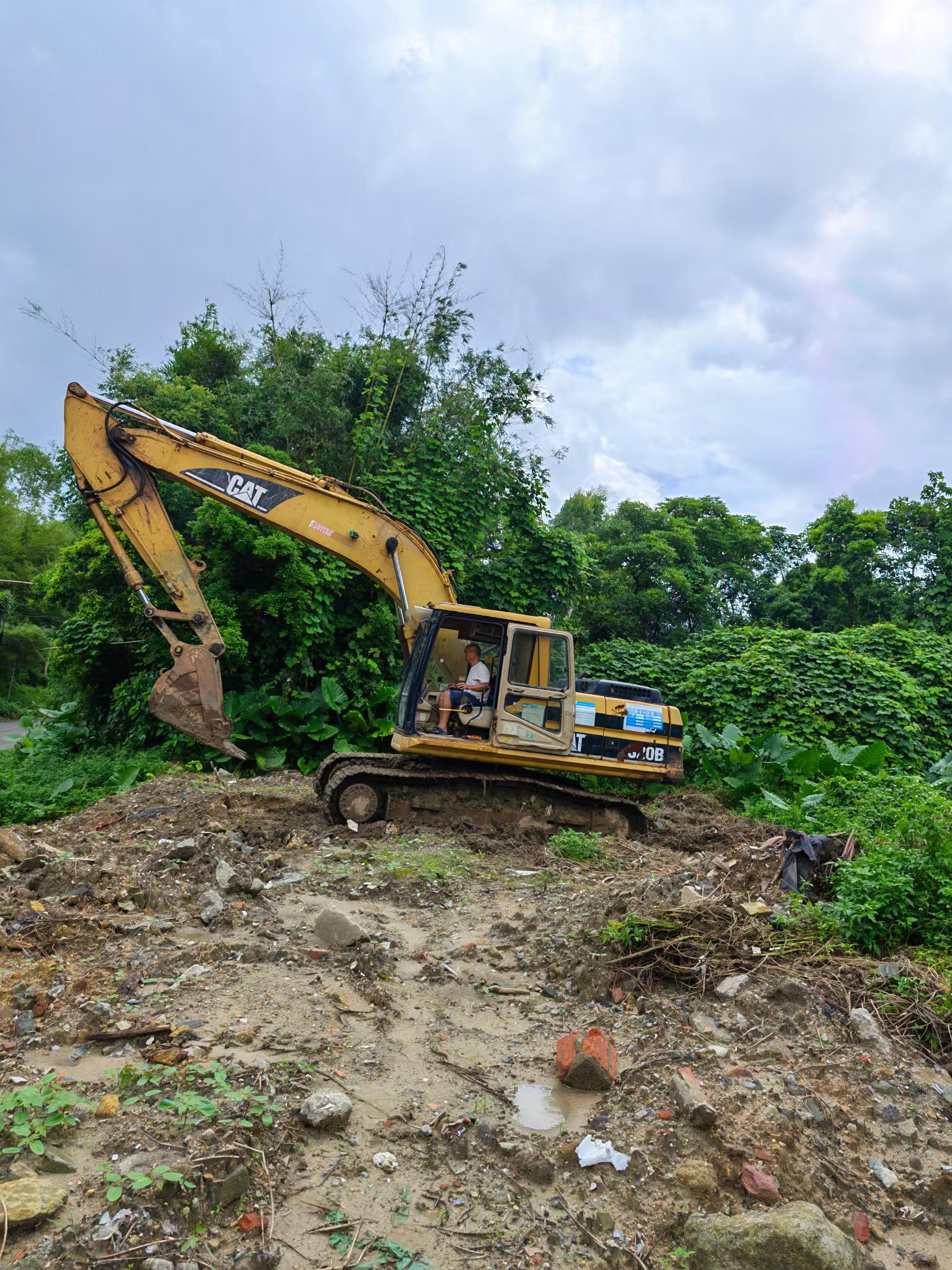 Buy Caterpillar 320B Used Excavator / 1