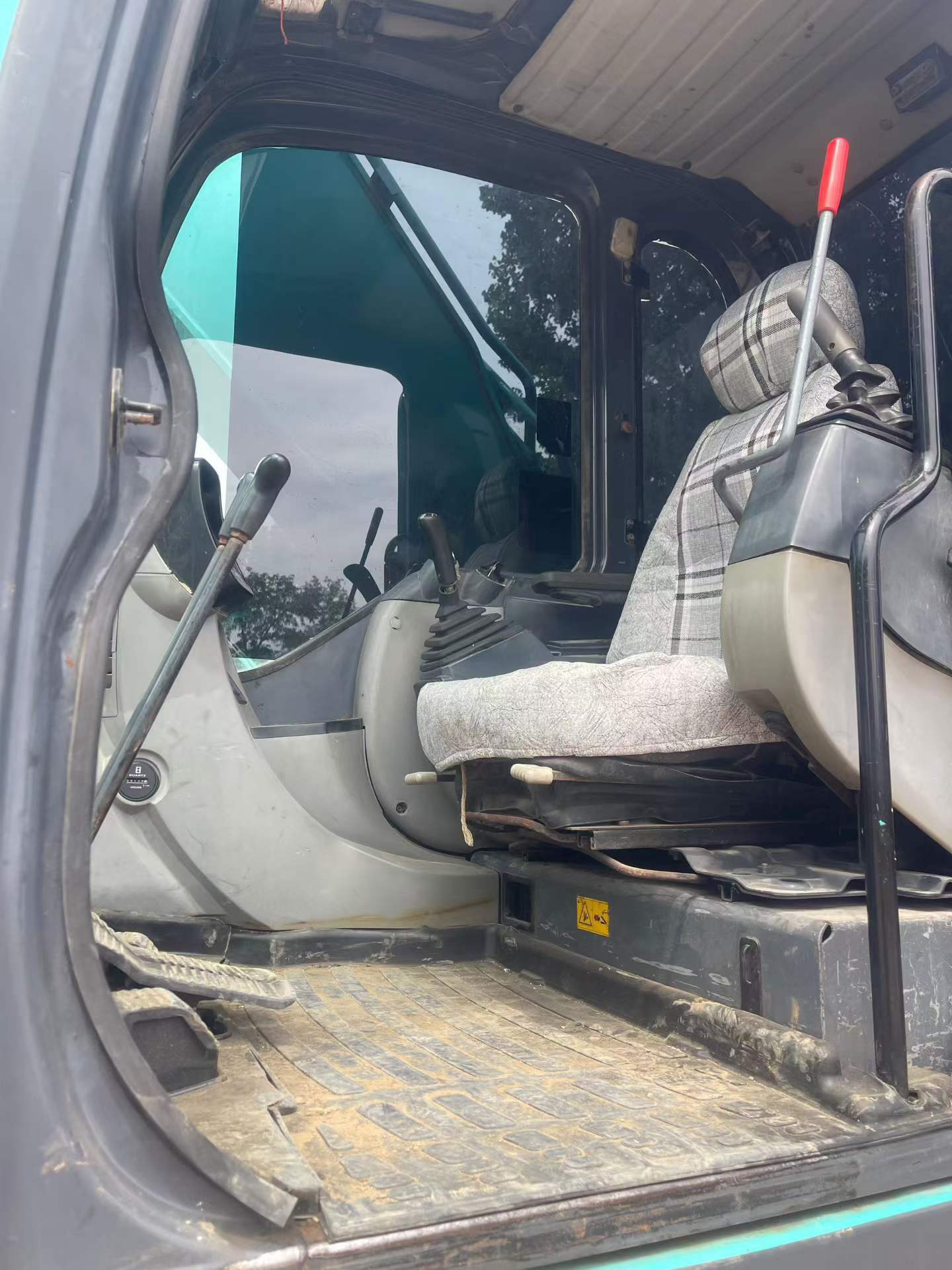 Buy Kobelco SK210 Used Excavator / 6