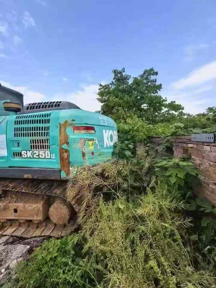 Buy Kobelco SK210 Used Excavator / 6 Buy Kobelco SK210 Used Excavator / 6