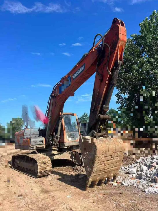 Buy Doosan DH215-7 Used Excavator / 1
