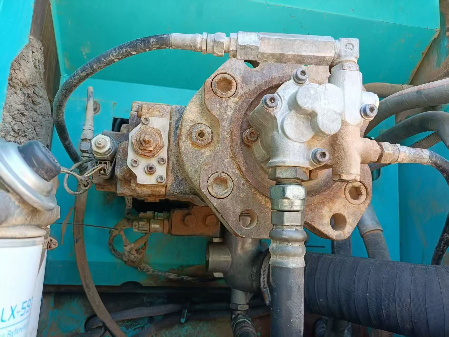 Buy Kobelco SK200-11 Used Excavator / 3 Buy Kobelco SK200-11 Used Excavator / 3