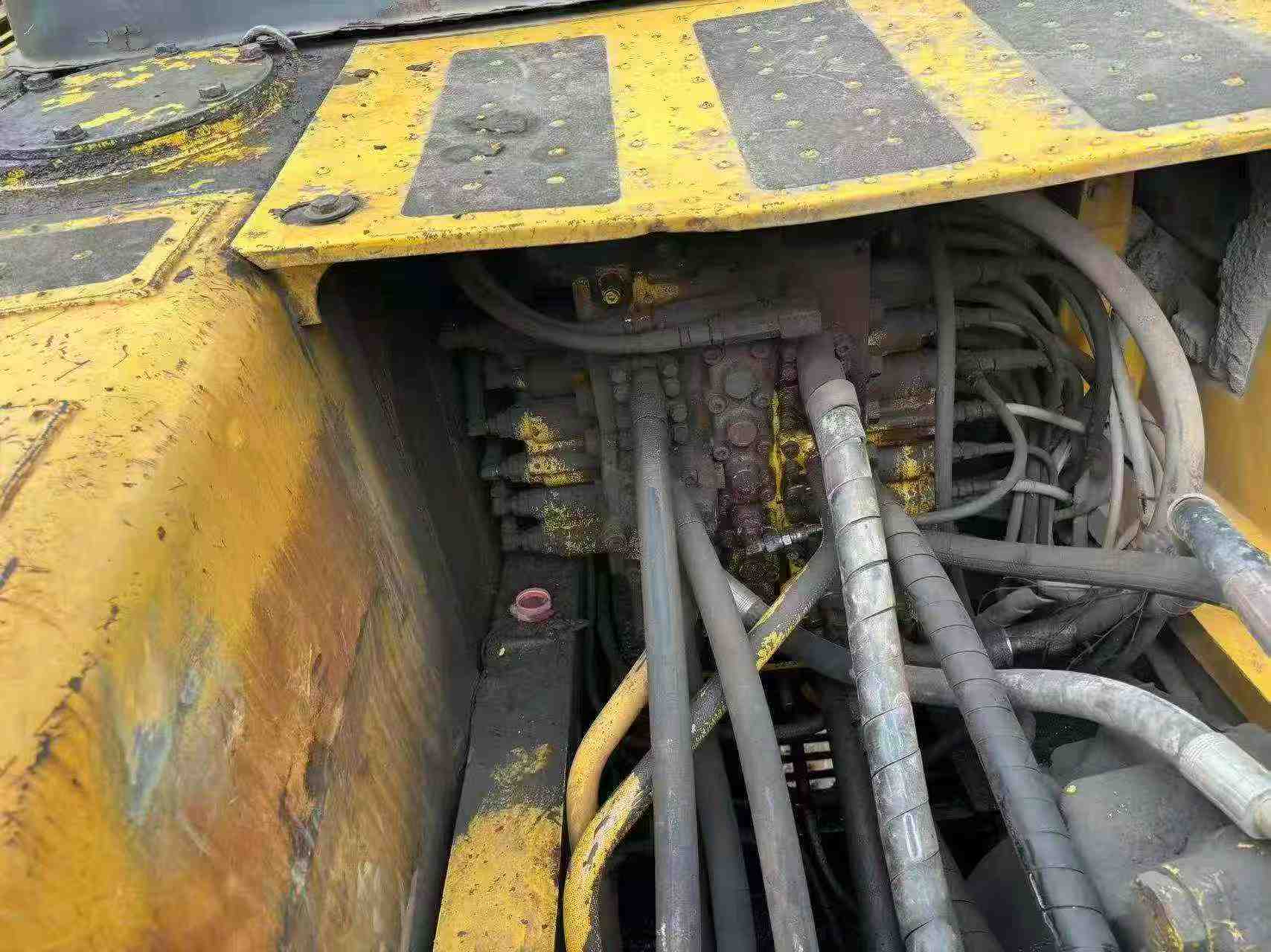 Buy Komatsu PC220-8 Used Excavator / 6 Buy Komatsu PC220-8 Used Excavator / 6