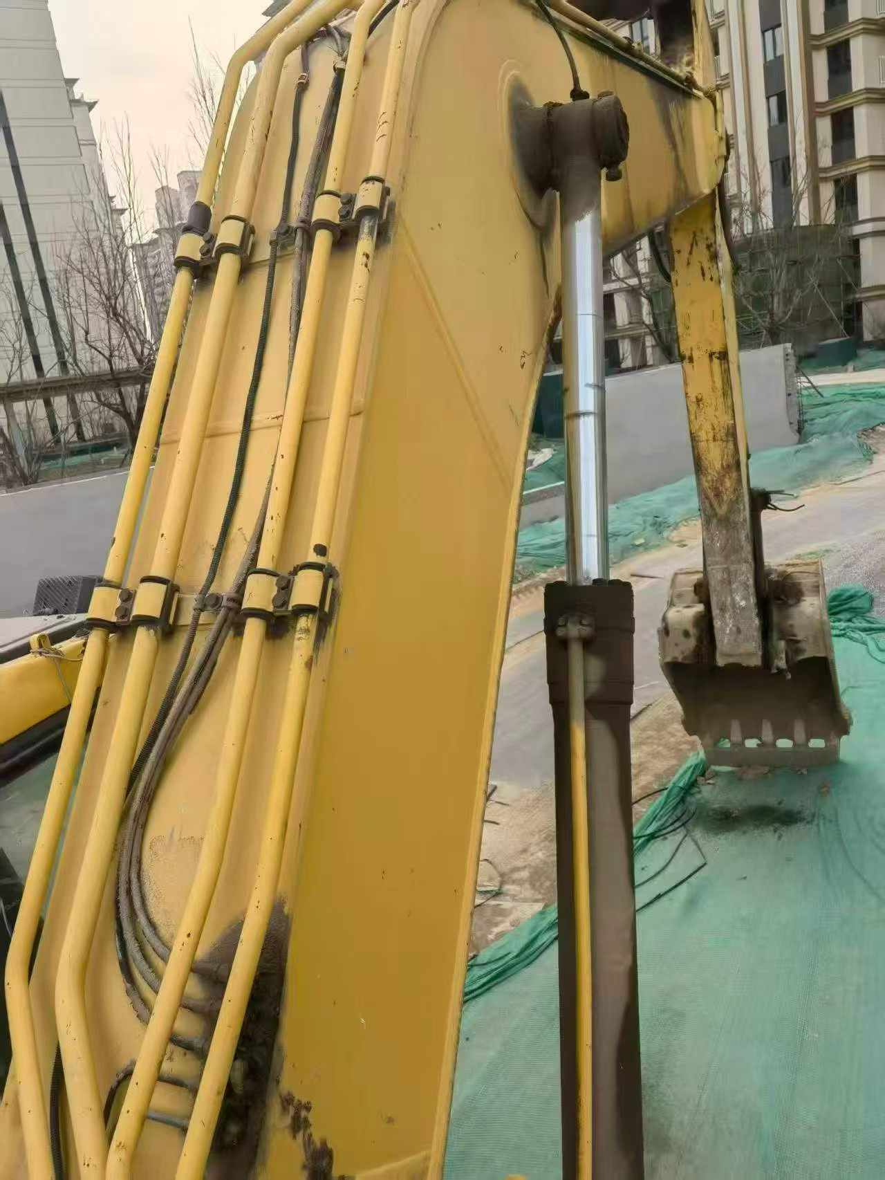 Buy Komatsu PC220-7 Used Excavator / 4 Buy Komatsu PC220-7 Used Excavator / 4
