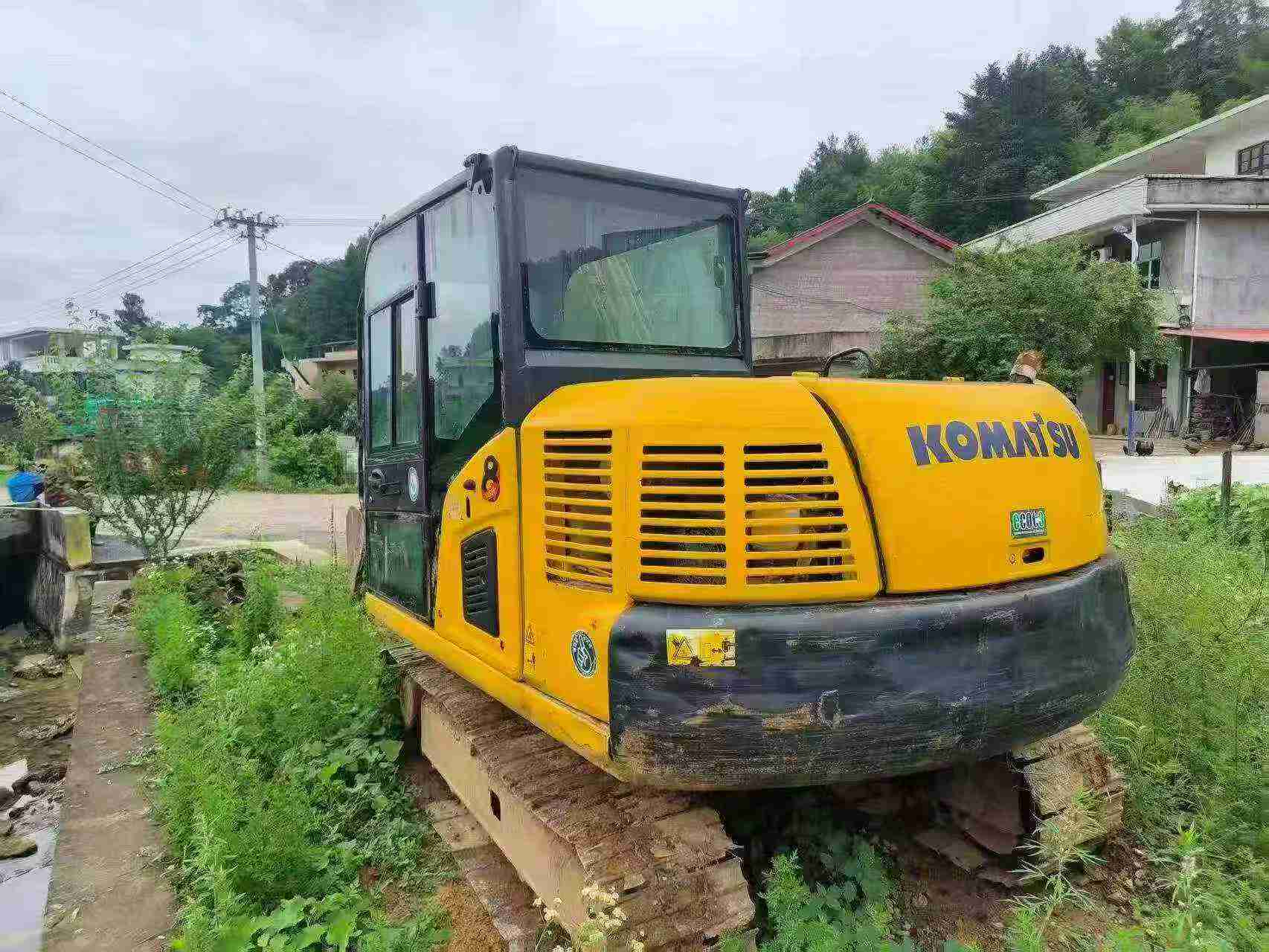 Buy Komatsu PC60-8 Used Excavator / 4 Buy Komatsu PC60-8 Used Excavator / 4