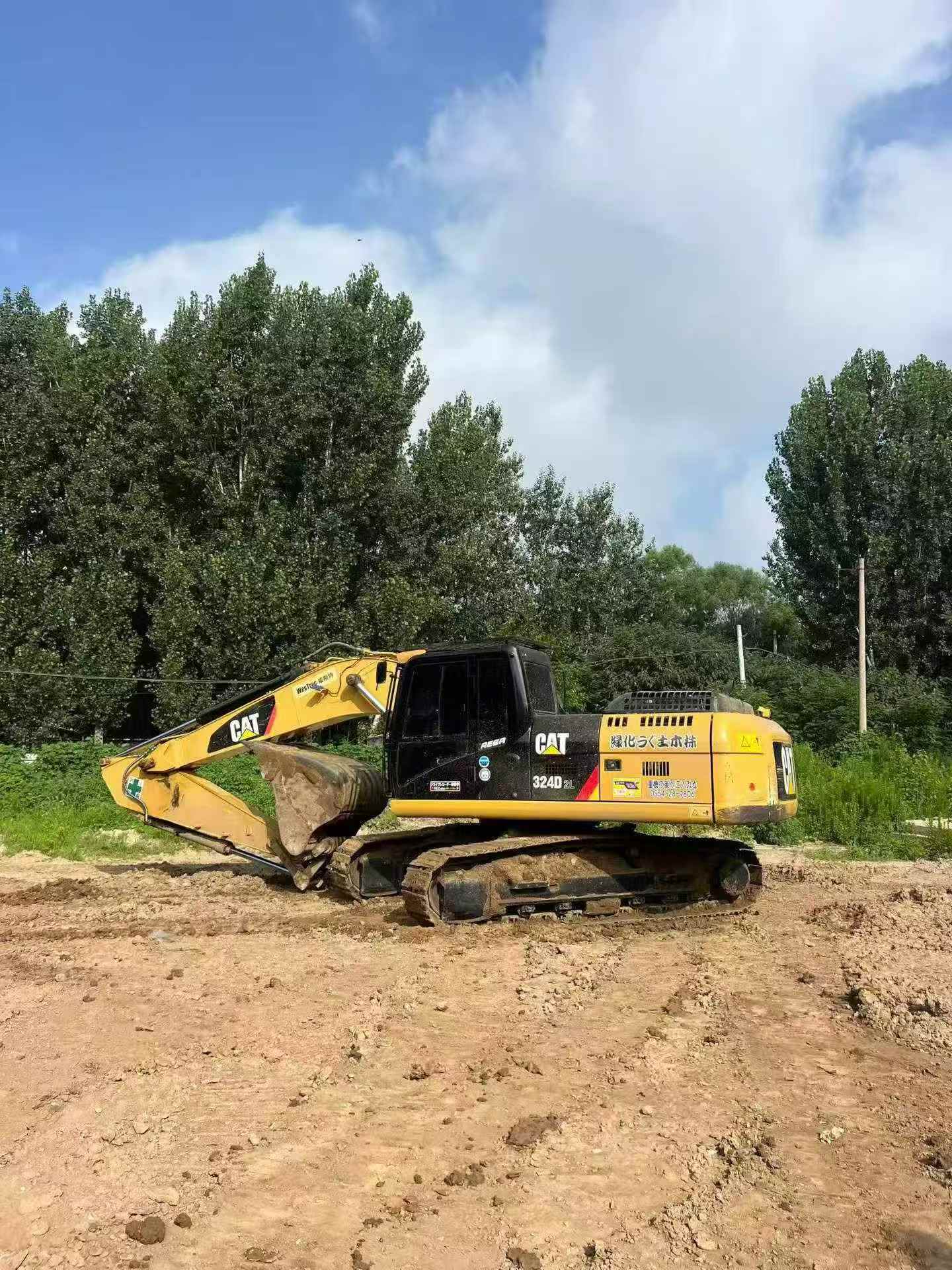 Buy Caterpillar 324D Used Excavator / 3 Buy Caterpillar 324D Used Excavator / 3