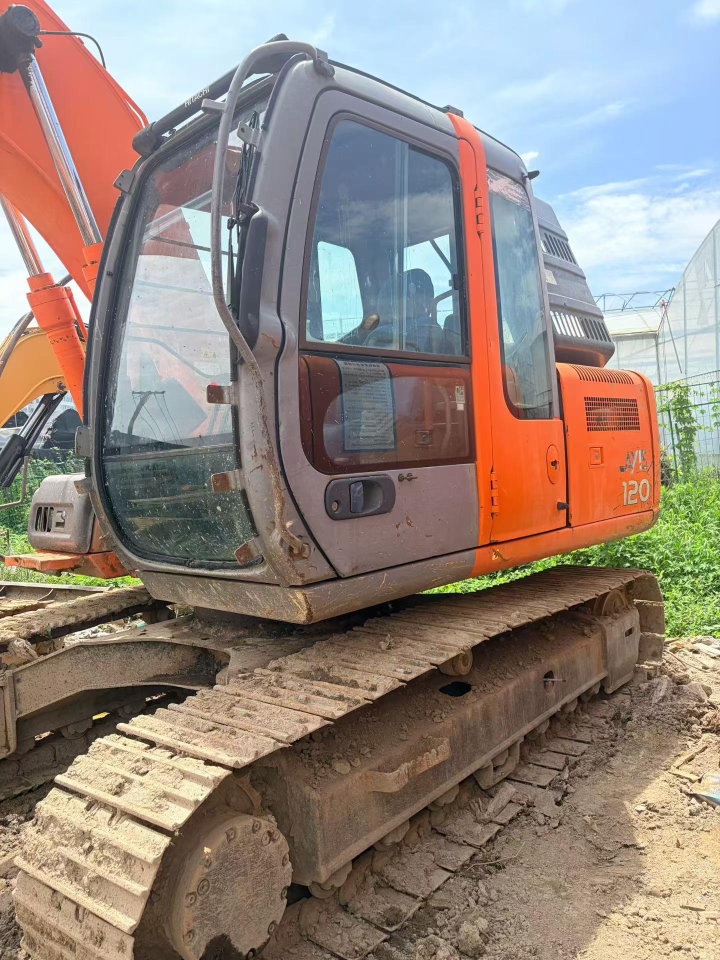 Buy Hitachi EX120-6 Used Excavator / 6 Buy Hitachi EX120-6 Used Excavator / 6