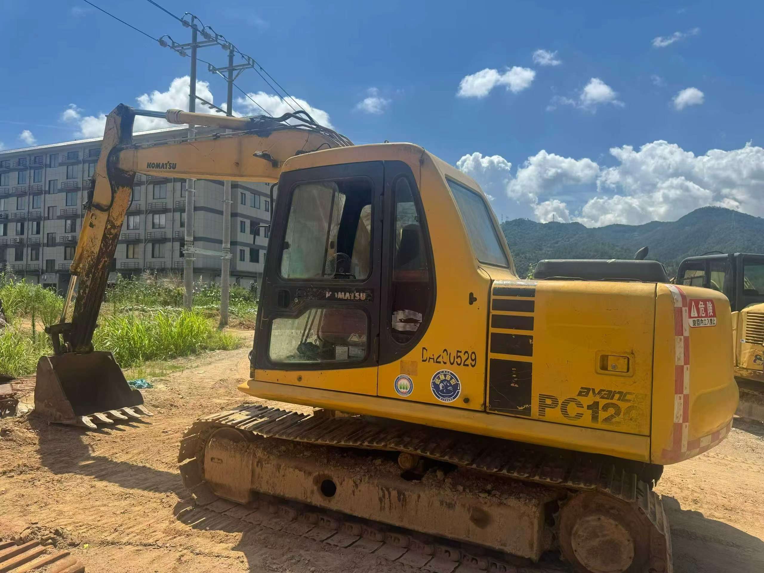 Buy Komatsu PC120-6E Used Excavator / 1