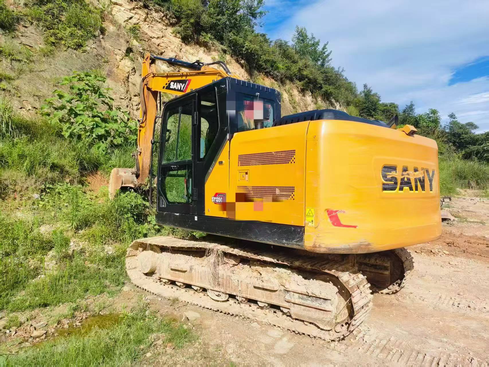 Buy Sany SY135 Used Excavator / 9 Buy Sany SY135 Used Excavator / 9