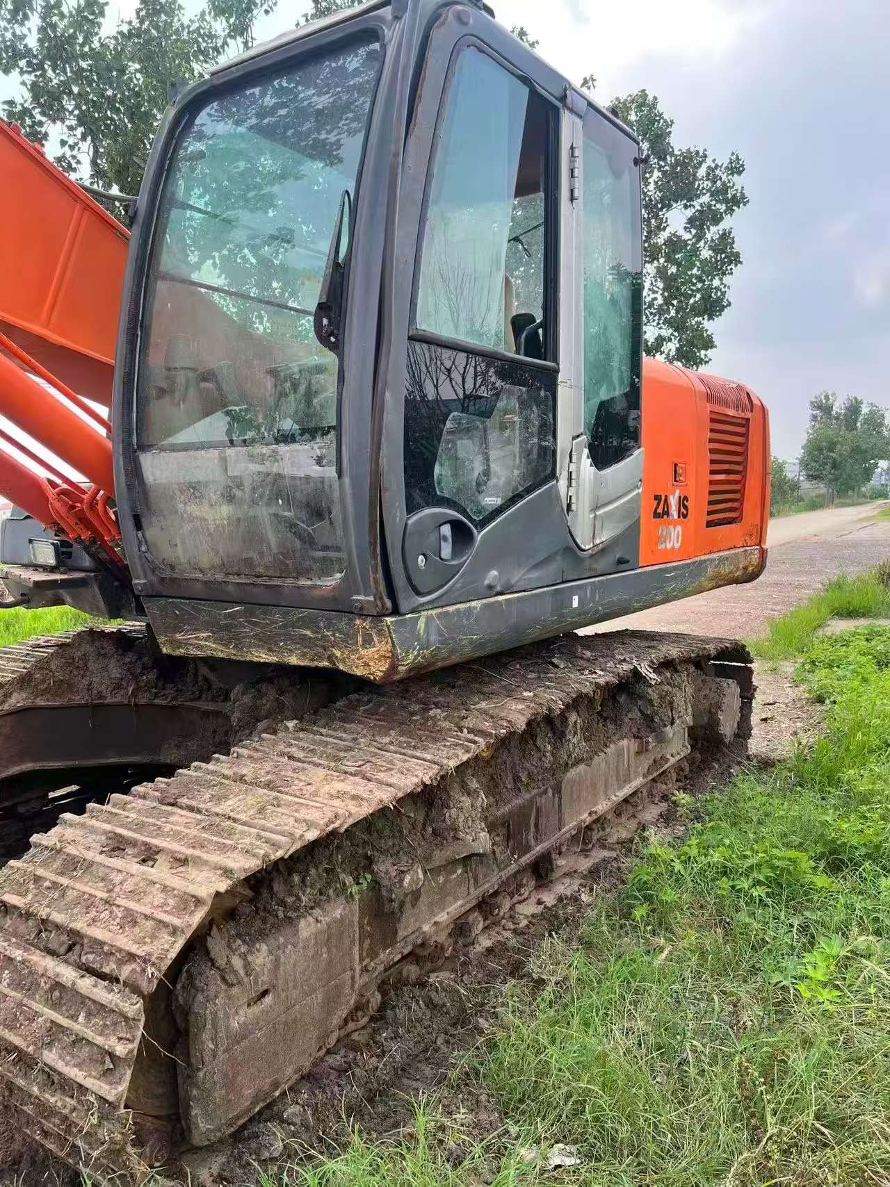Buy Hitachi EX200-3 Used Excavator / 1