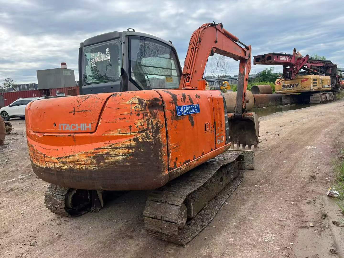 Buy Hitachi EX60-6 Used Excavator / 1