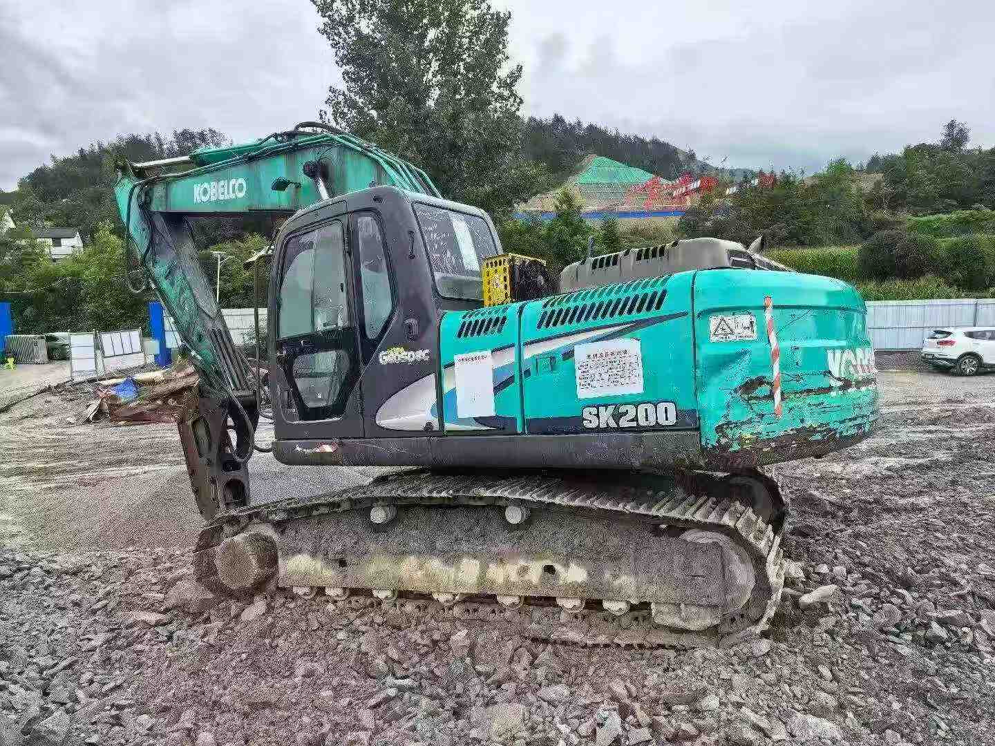 Buy Kobelco SK200-11 Used Excavator / 3 Buy Kobelco SK200-11 Used Excavator / 3