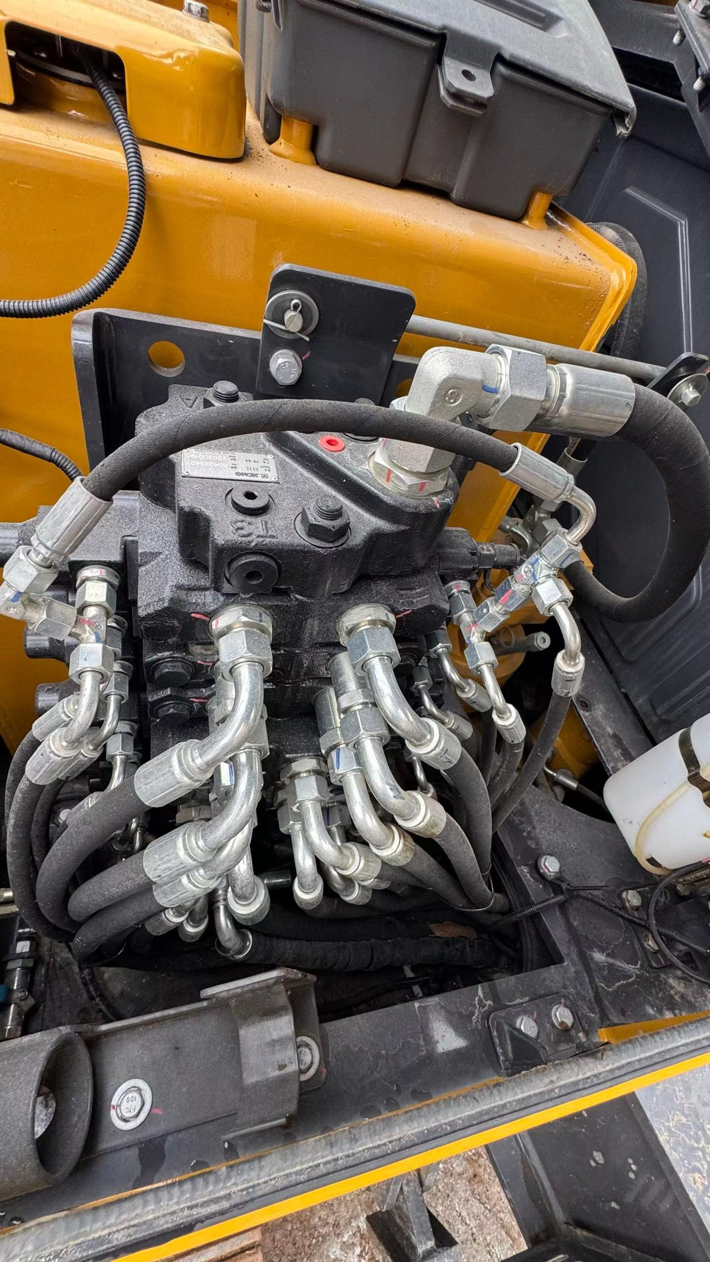 شراء حفارة XCMG XE55D مستعملة / 9