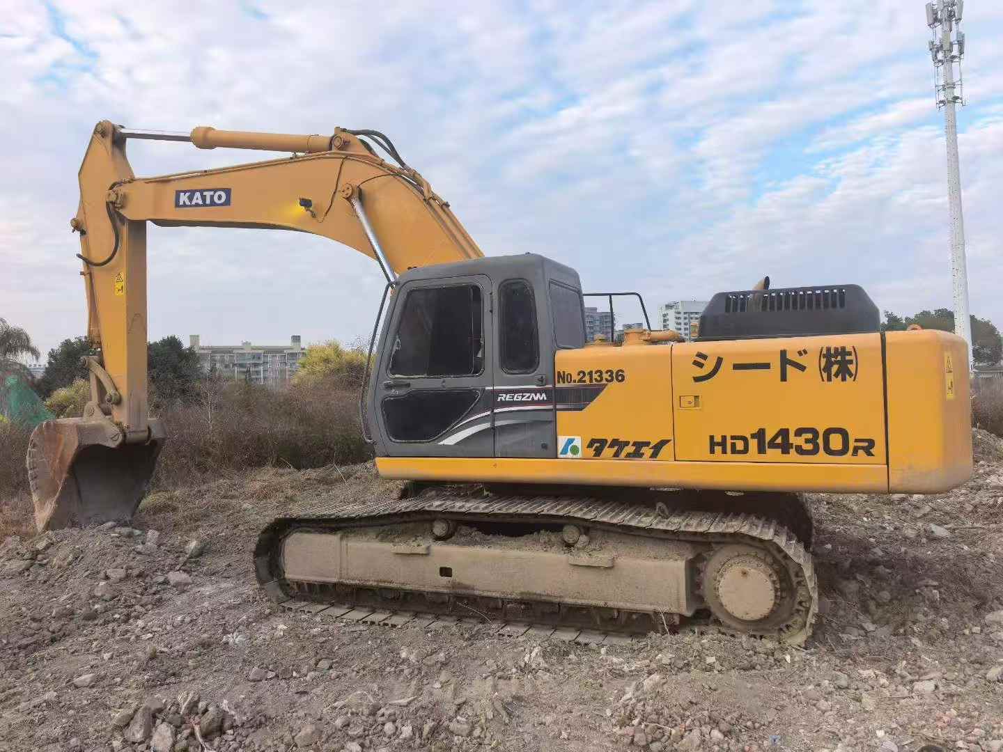 Buy Kato HD1430 Used Excavator / 1
