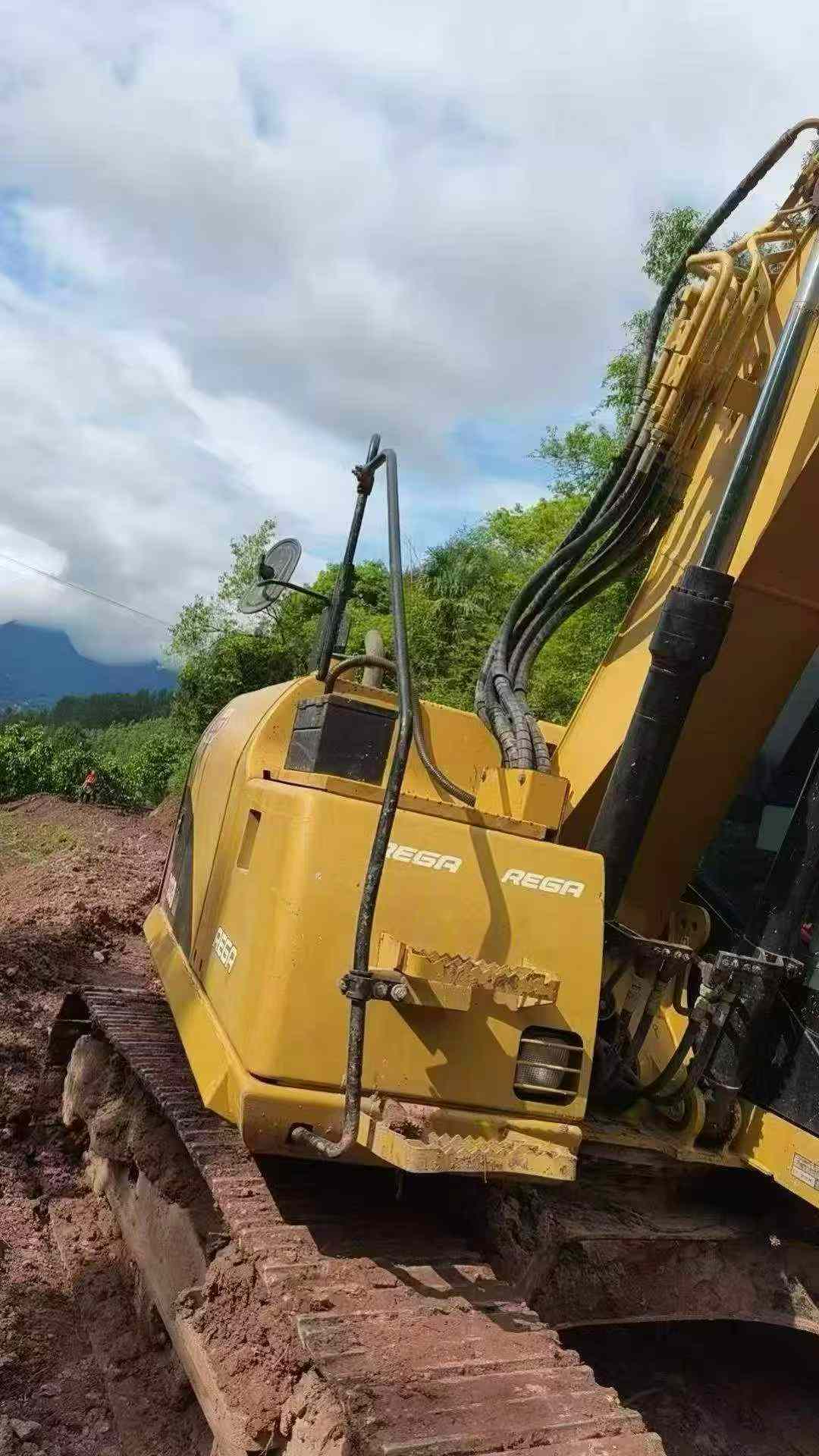 Buy Caterpillar 311 Used Excavator / 4 Buy Caterpillar 311 Used Excavator / 4