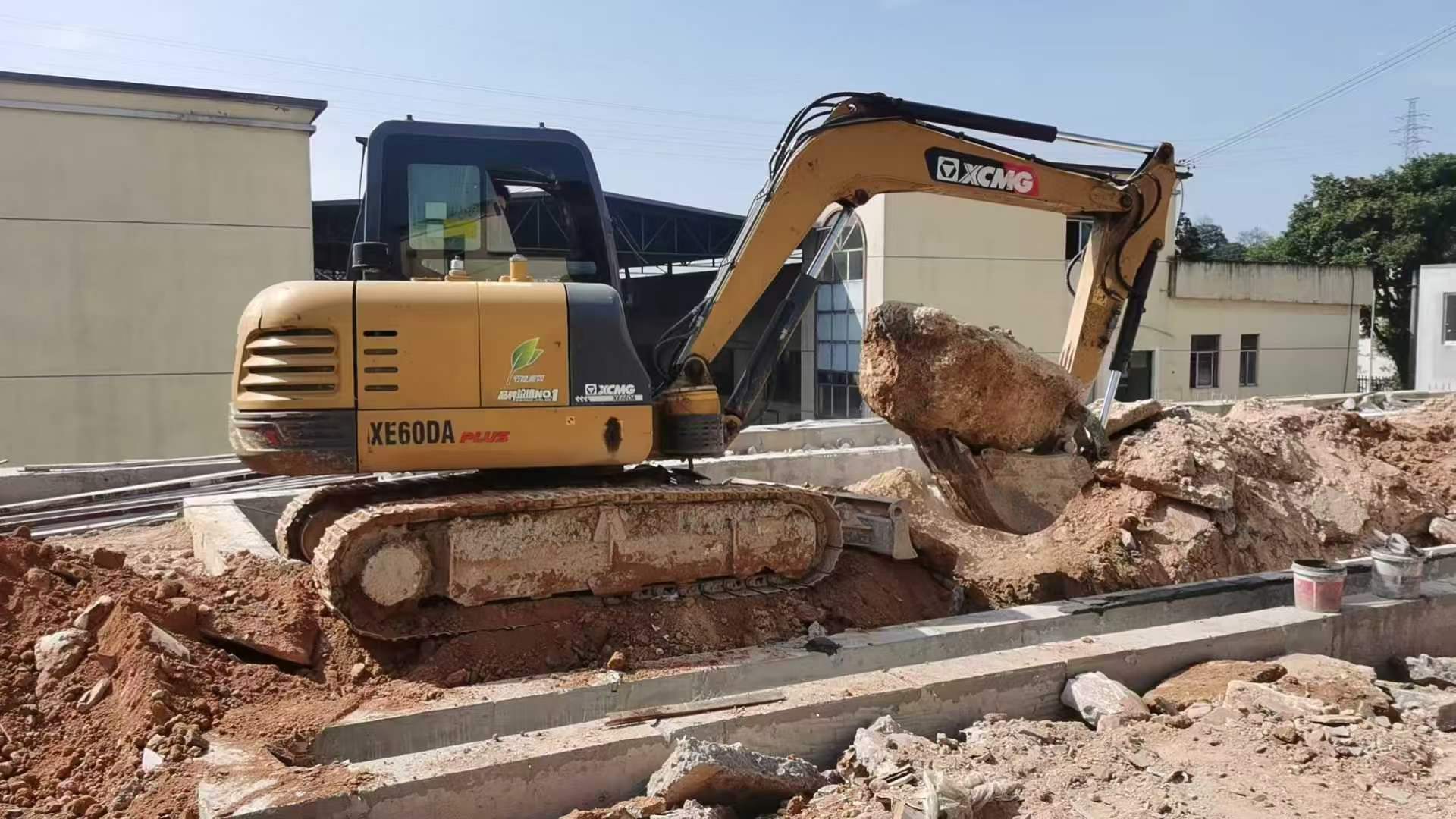 Buy XCMG XE60 Used Excavator / 1