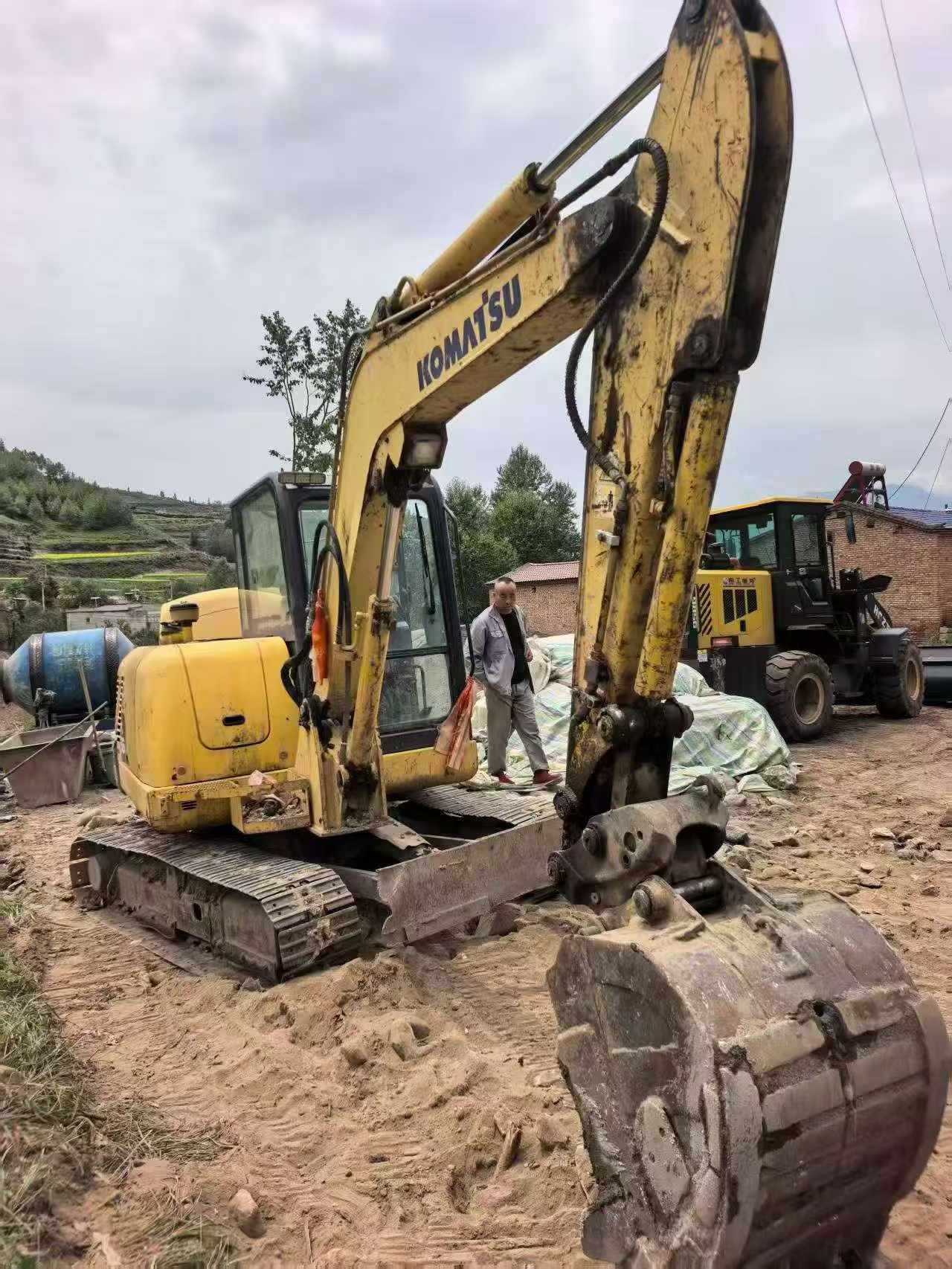Buy Komatsu PC56-7 Used Excavator / 5