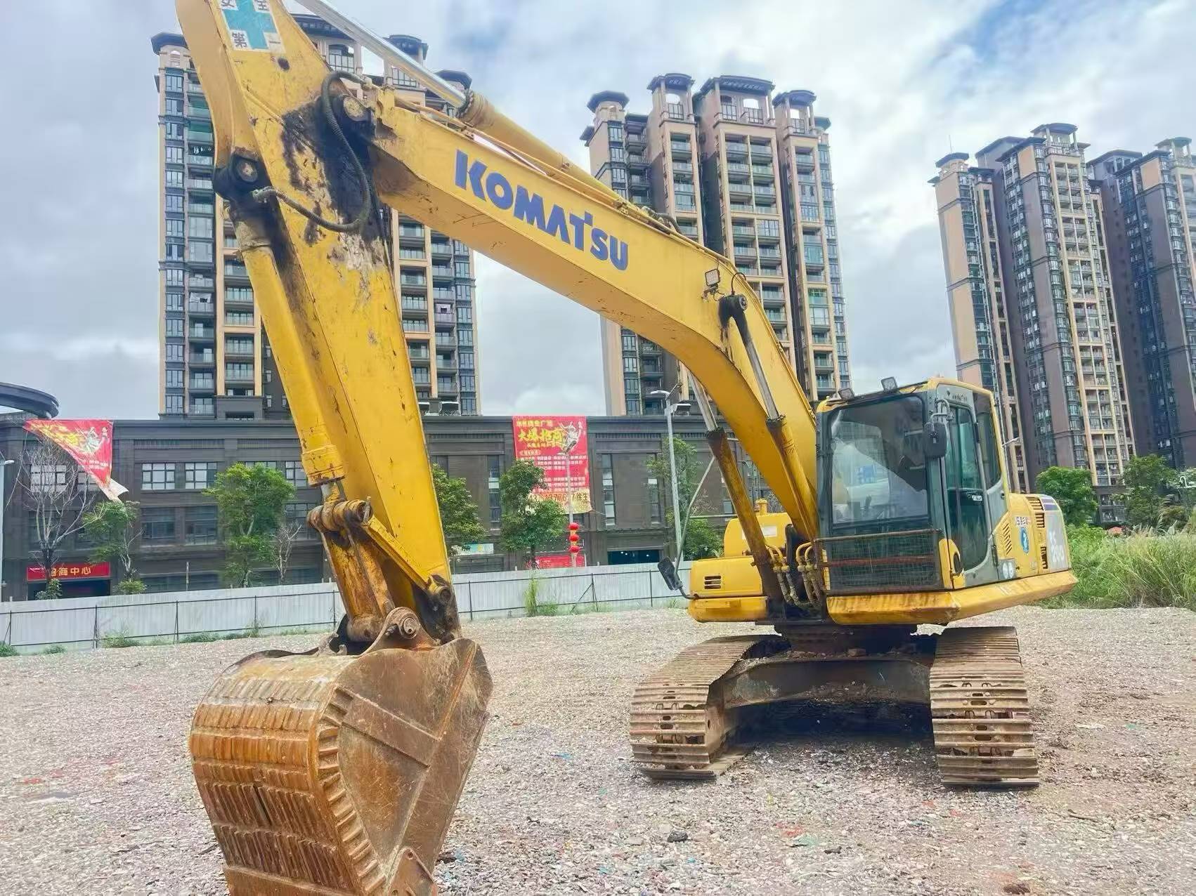 Buy Komatsu PC200 Used Excavator / 3 Buy Komatsu PC200 Used Excavator / 3