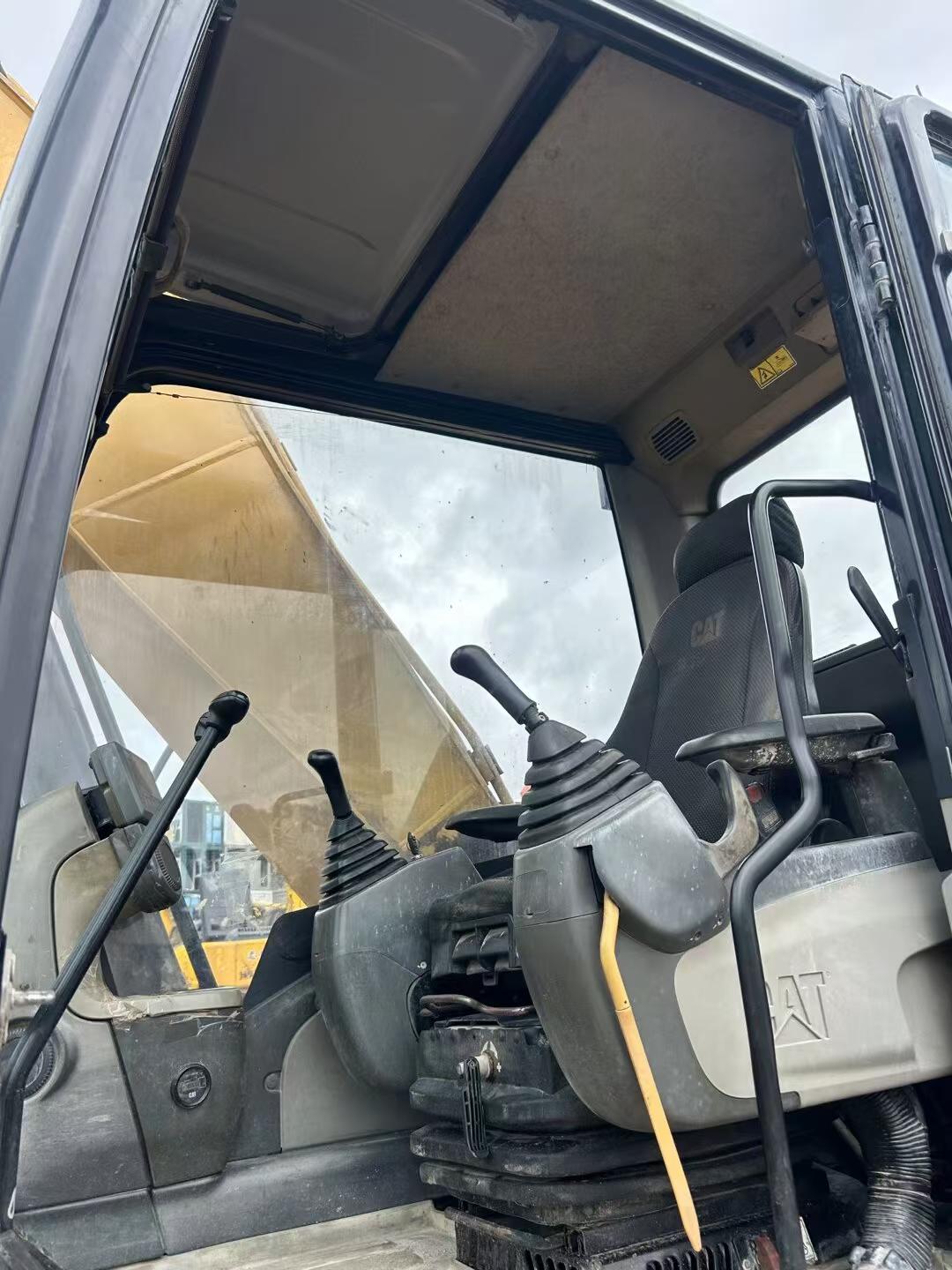 Buy Caterpillar 320D2GC Used Excavator / 4 Buy Caterpillar 320D2GC Used Excavator / 4
