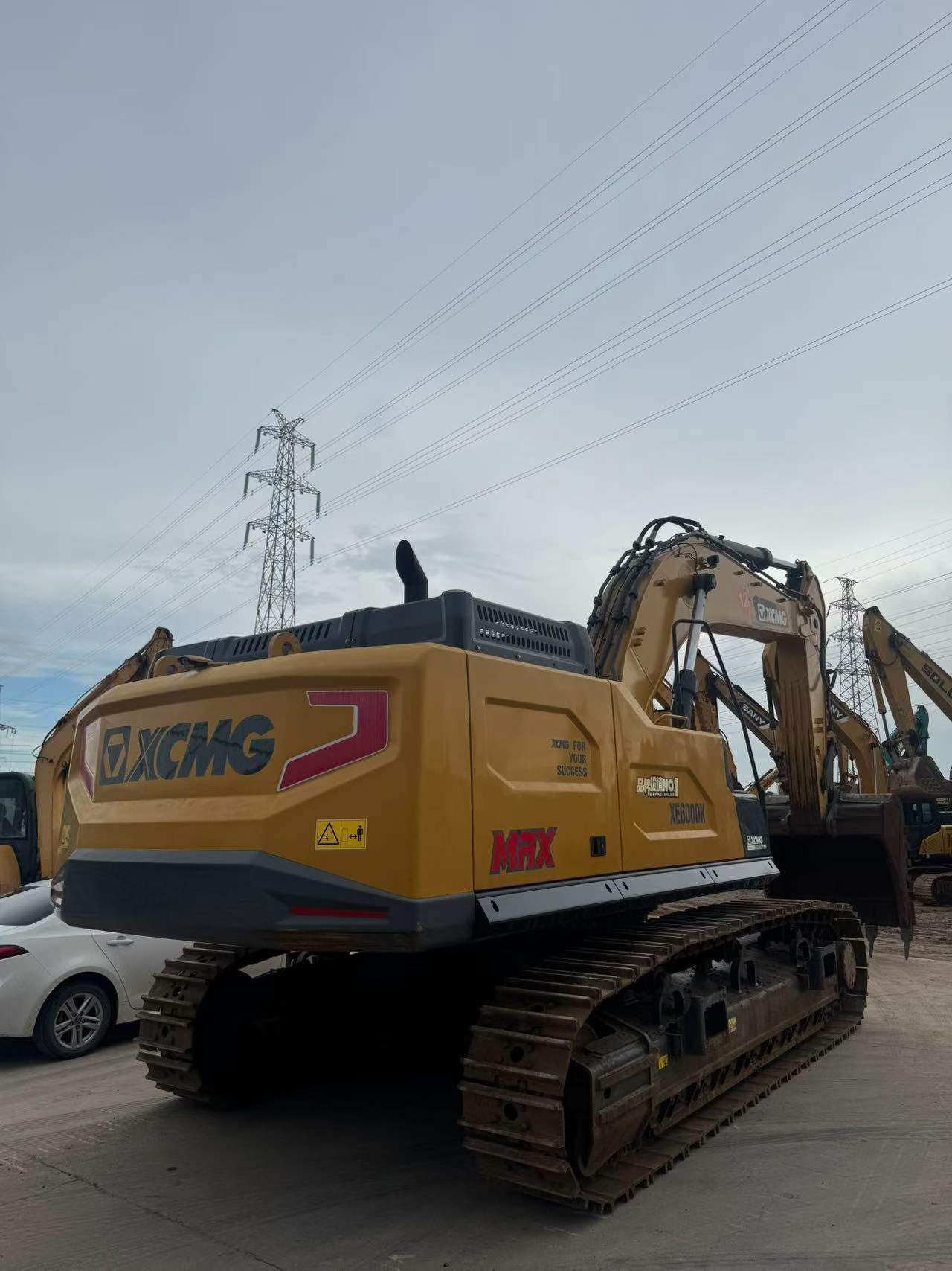 Buy XCMG XE600DK Used Excavator / 3 Buy XCMG XE600DK Used Excavator / 3