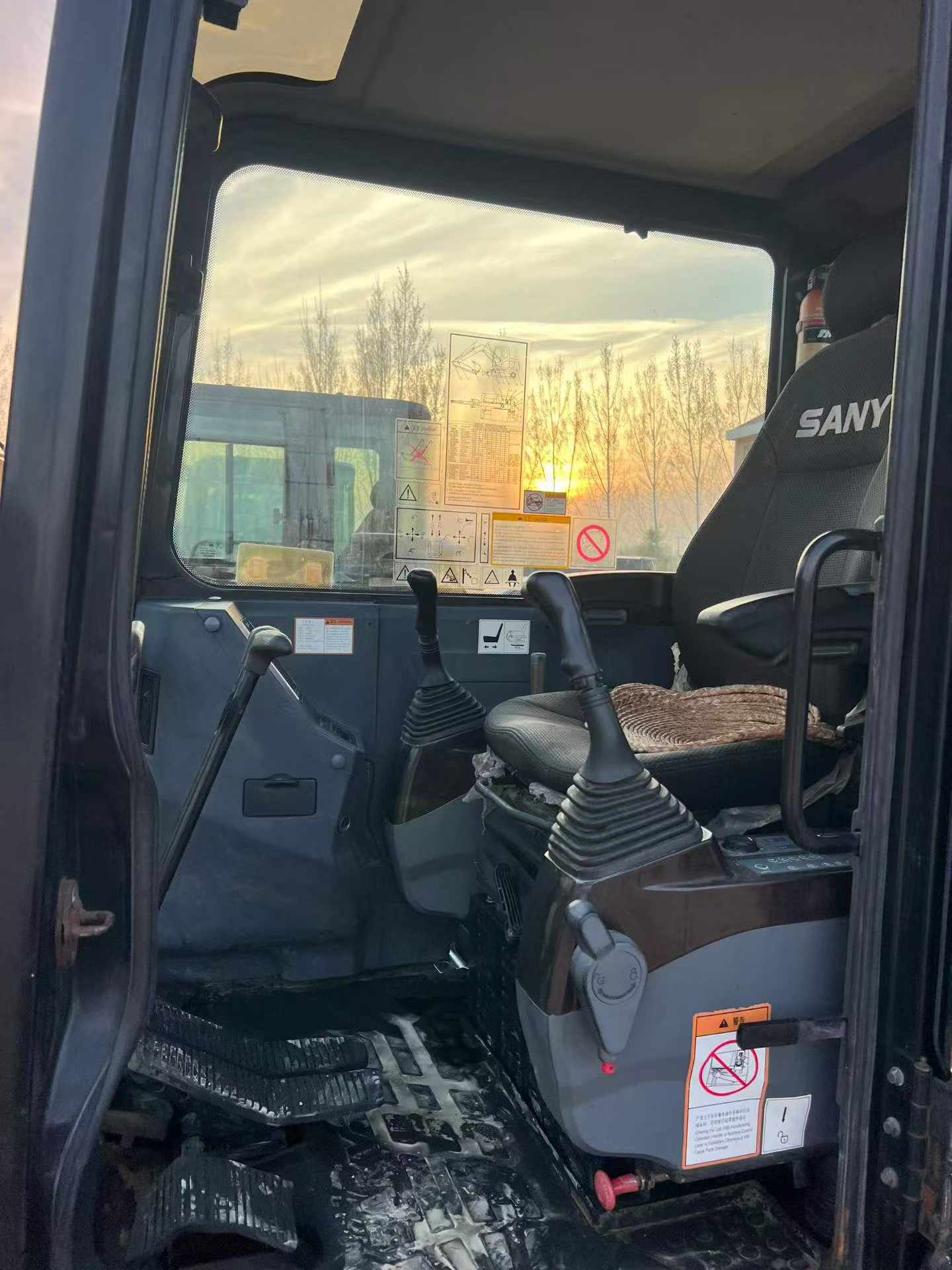 Buy Sany SY55 Used Excavator / 9 Buy Sany SY55 Used Excavator / 9