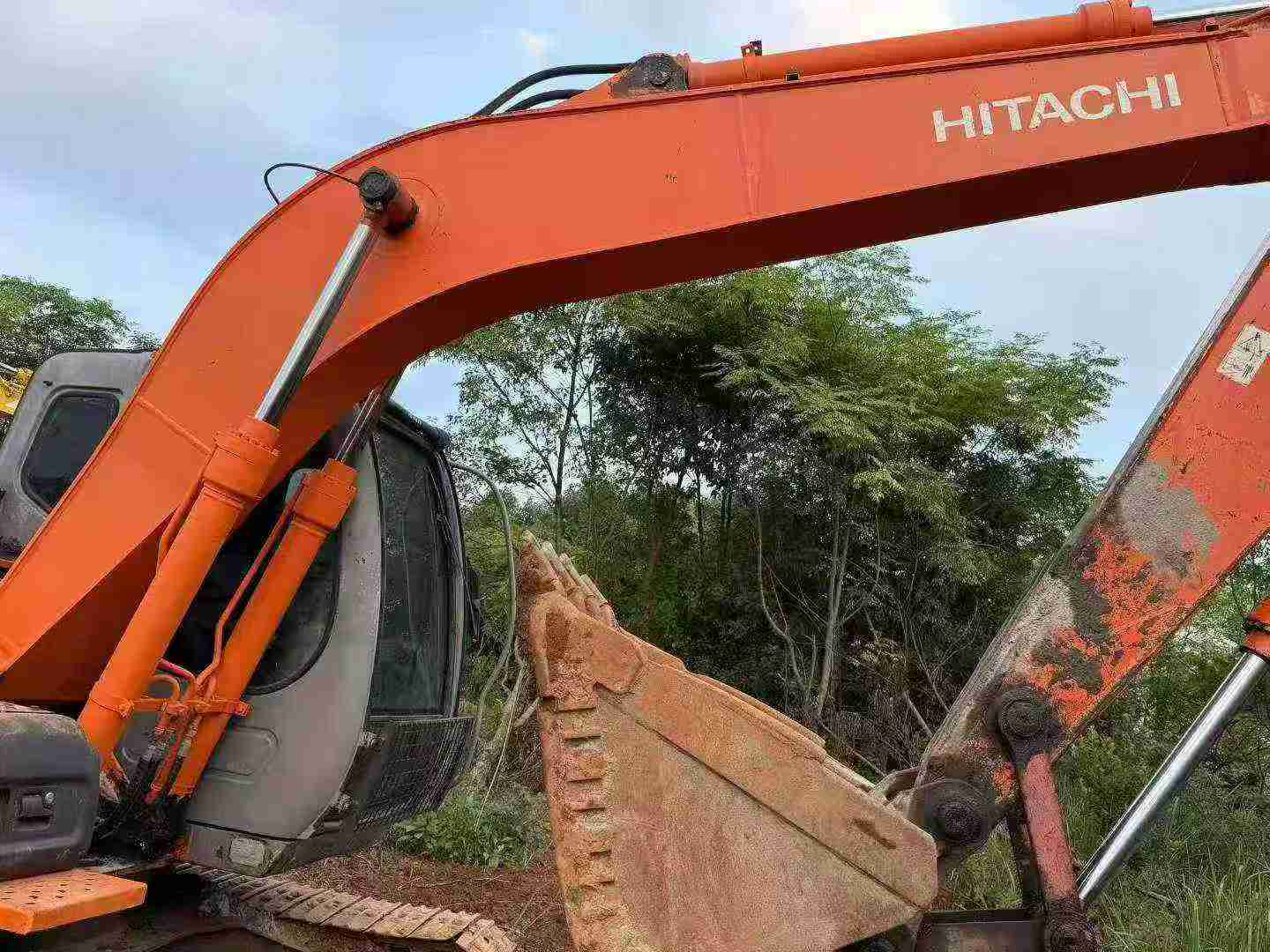 Buy Hitachi EX120-6 Used Excavator / 8 Buy Hitachi EX120-6 Used Excavator / 8