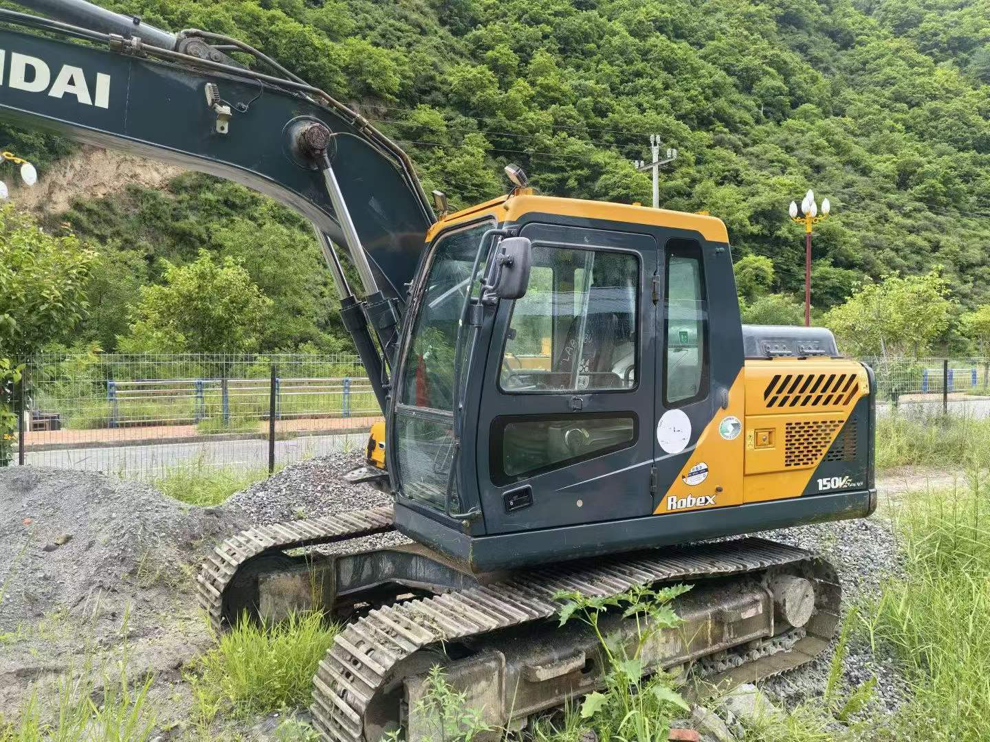 Buy Hyundai R130W Used Excavator / 1