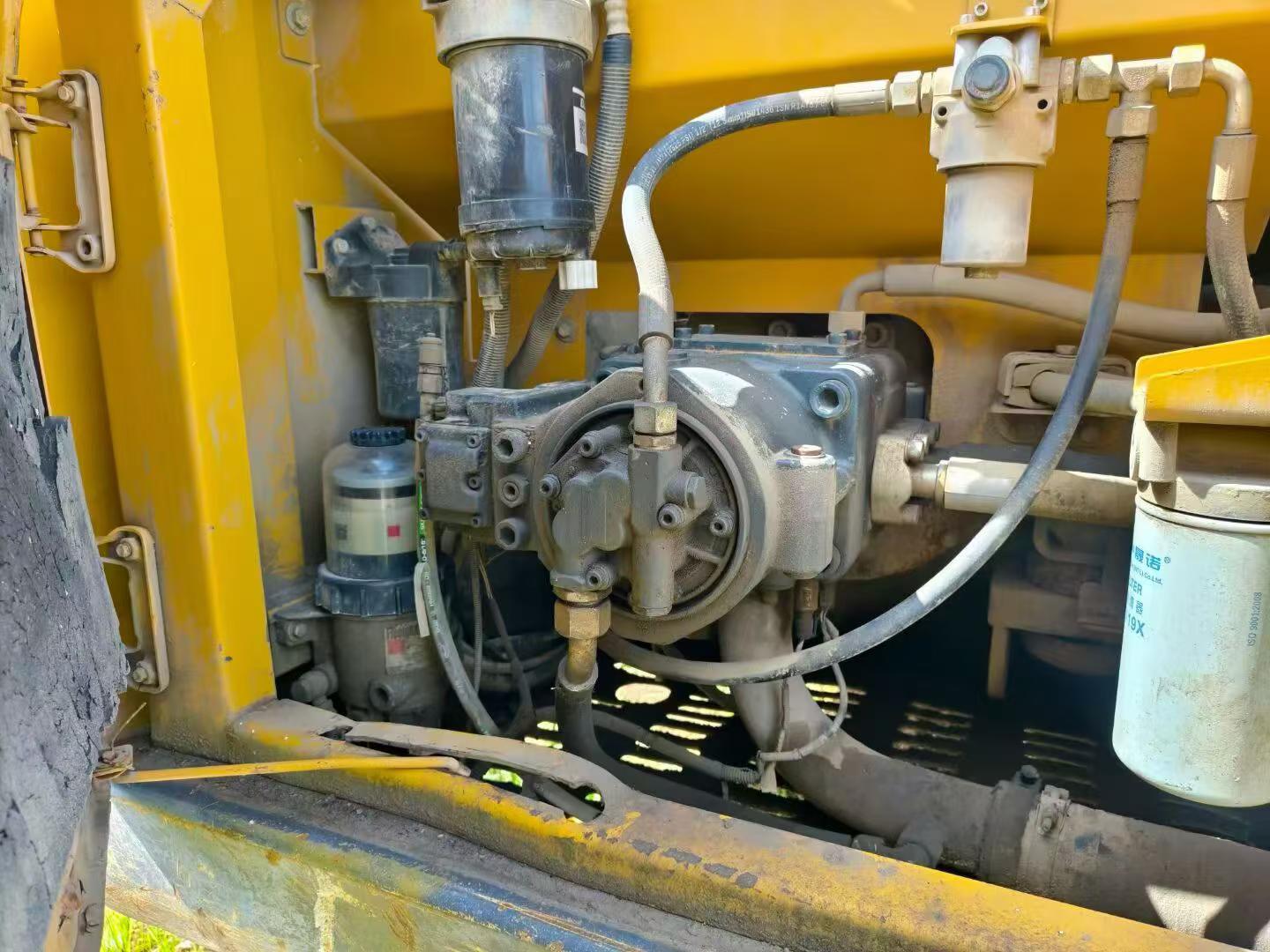 Buy XCMG XE215 Used Excavator / 3 Buy XCMG XE215 Used Excavator / 3