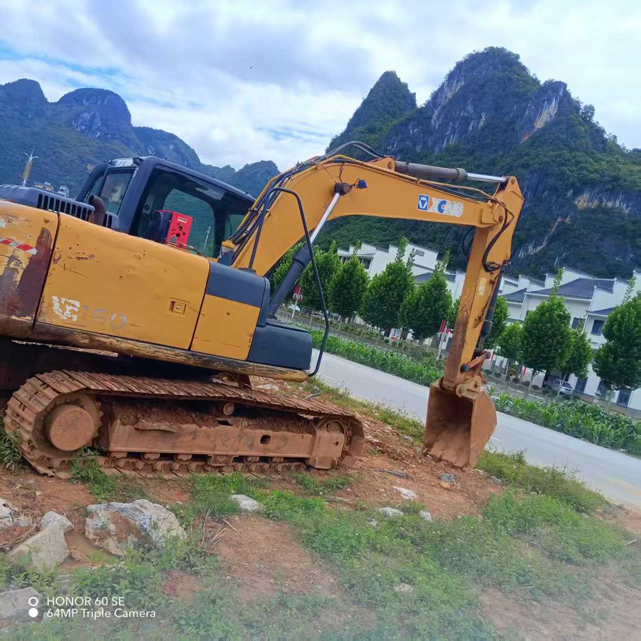 Buy XCMG XE135B Used Excavator / 6 Buy XCMG XE135B Used Excavator / 6