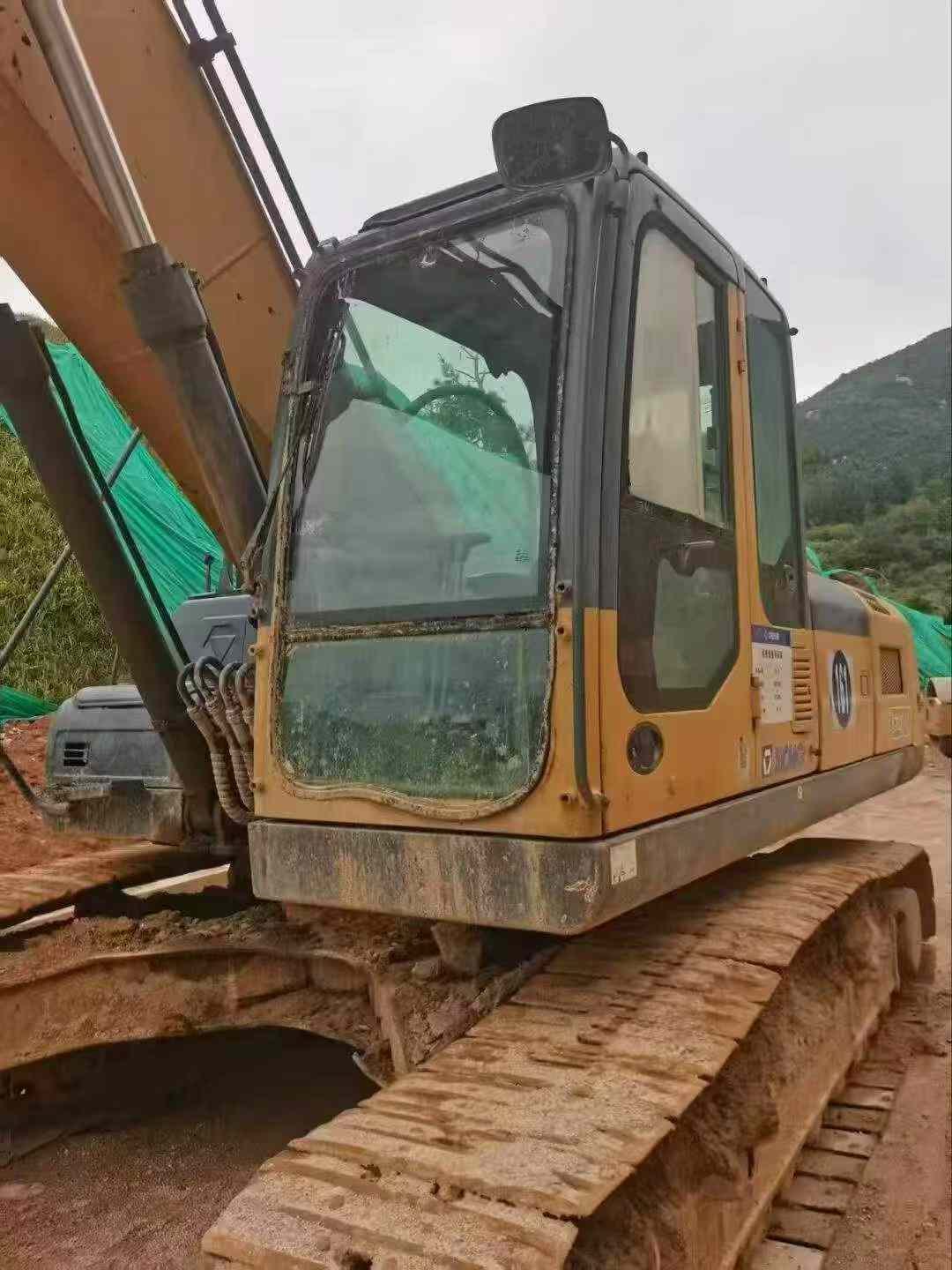 Buy XCMG XE245D Used Excavator / 1