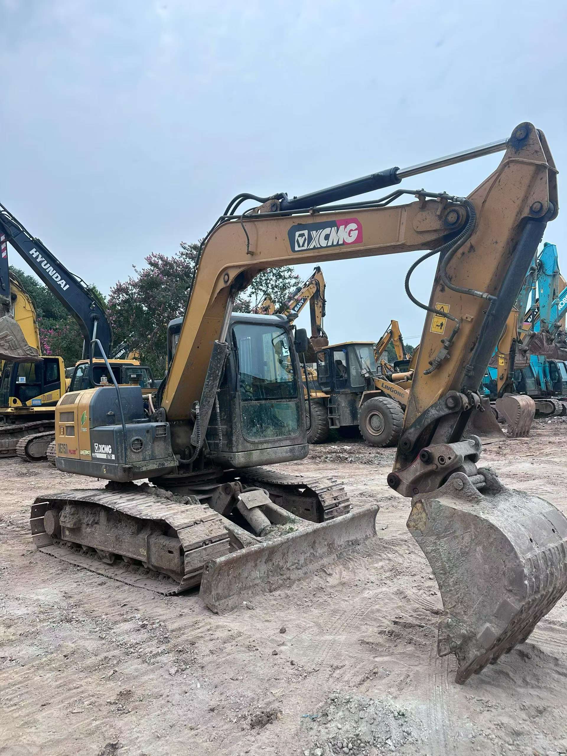 Buy XCMG XE75C Used Excavator / 7 Buy XCMG XE75C Used Excavator / 7