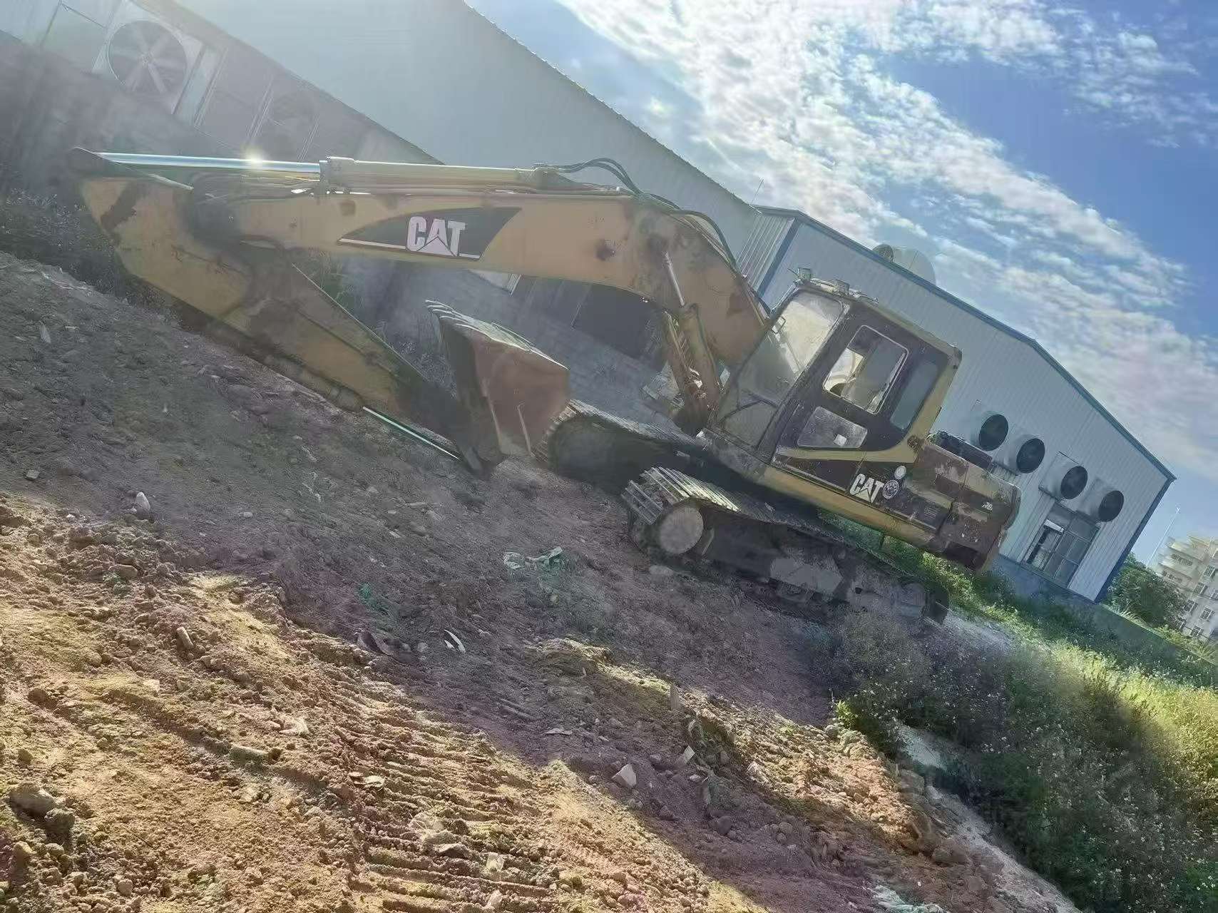 Buy Caterpillar 320B Used Excavator / 3 Buy Caterpillar 320B Used Excavator / 3