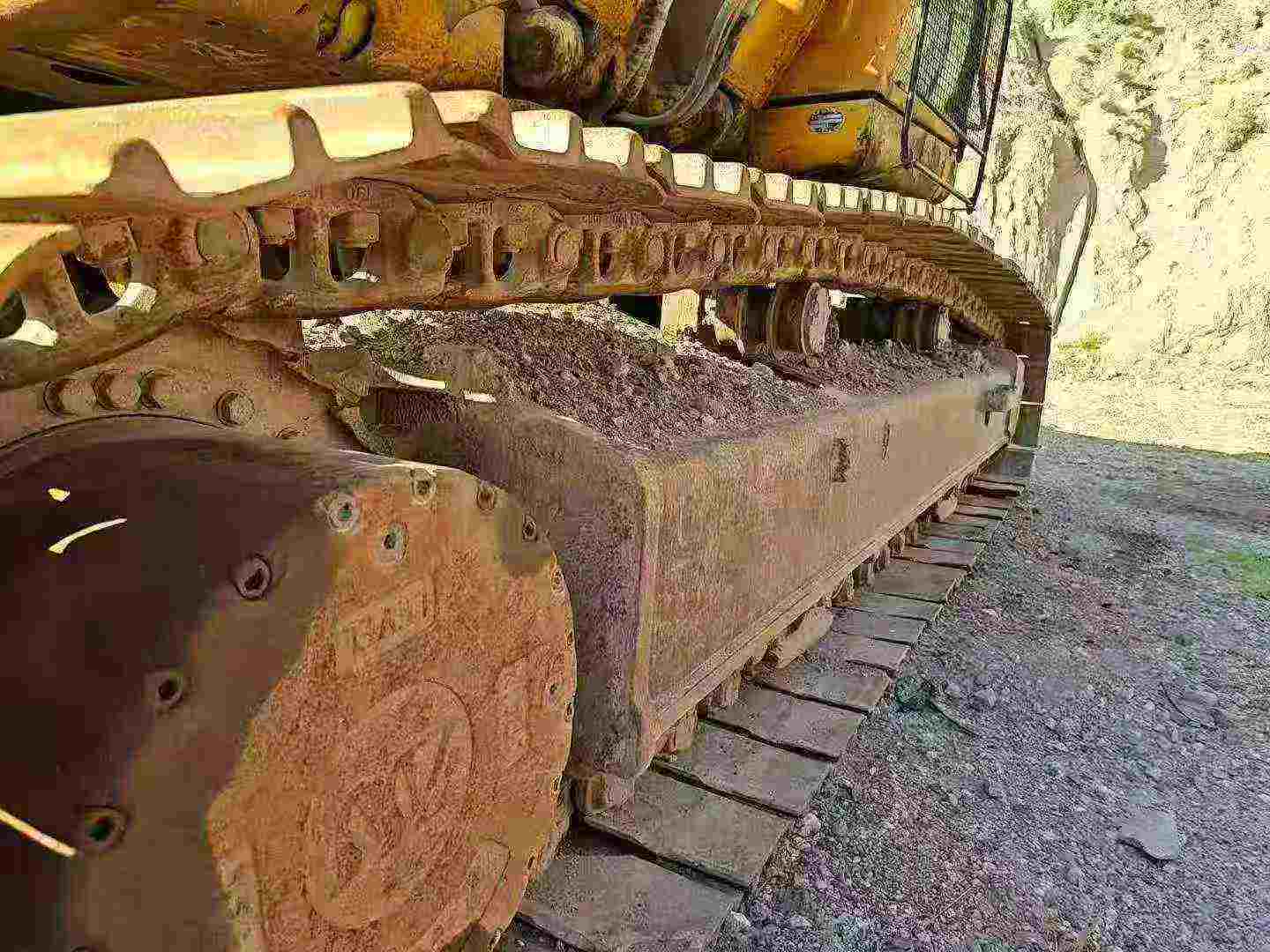 Buy Hyundai R265LC-7 Used Excavator / 5 Buy Hyundai R265LC-7 Used Excavator / 5