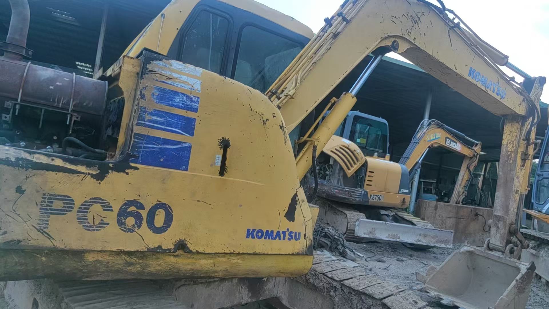 Buy Komatsu PC60 Used Excavator / 1