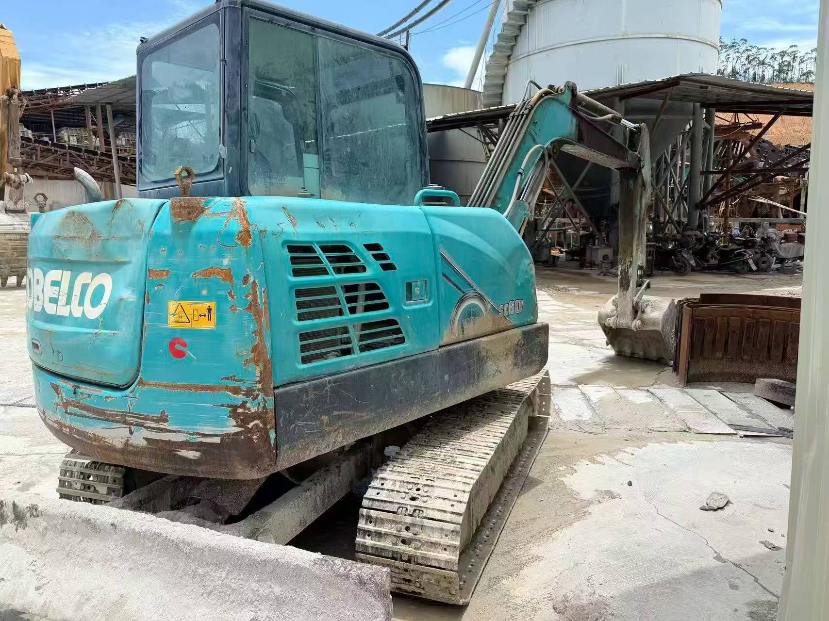 Buy Kobelco SK60 Used Excavator / 8