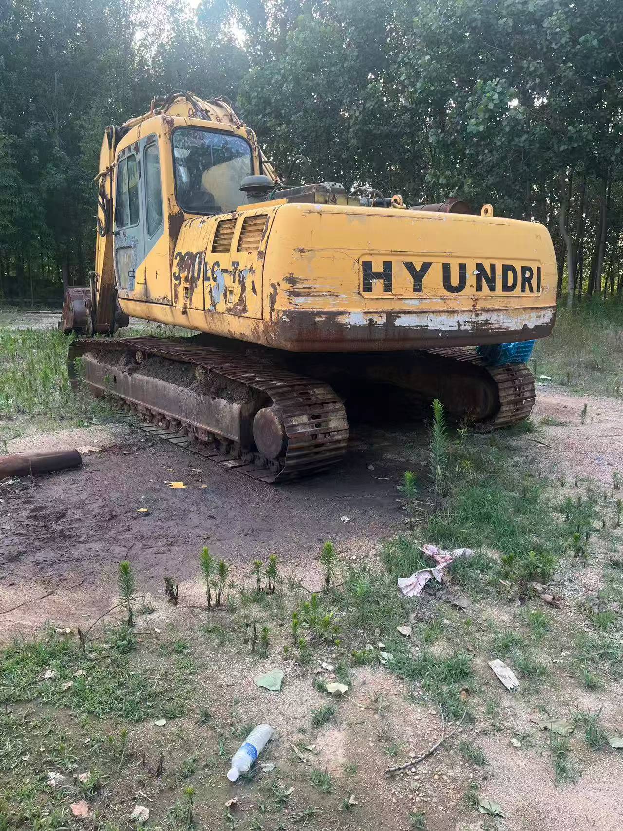 Buy Hyundai R260LC-5 Used Excavator / 1