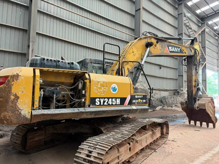 Buy Sany SY245H Used Excavator / 1