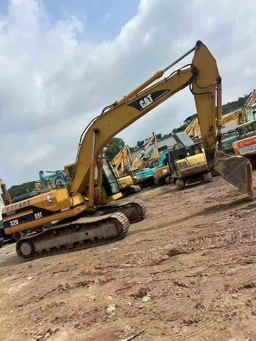 Buy Caterpillar 320V2 Used Excavator / 3 Buy Caterpillar 320V2 Used Excavator / 3