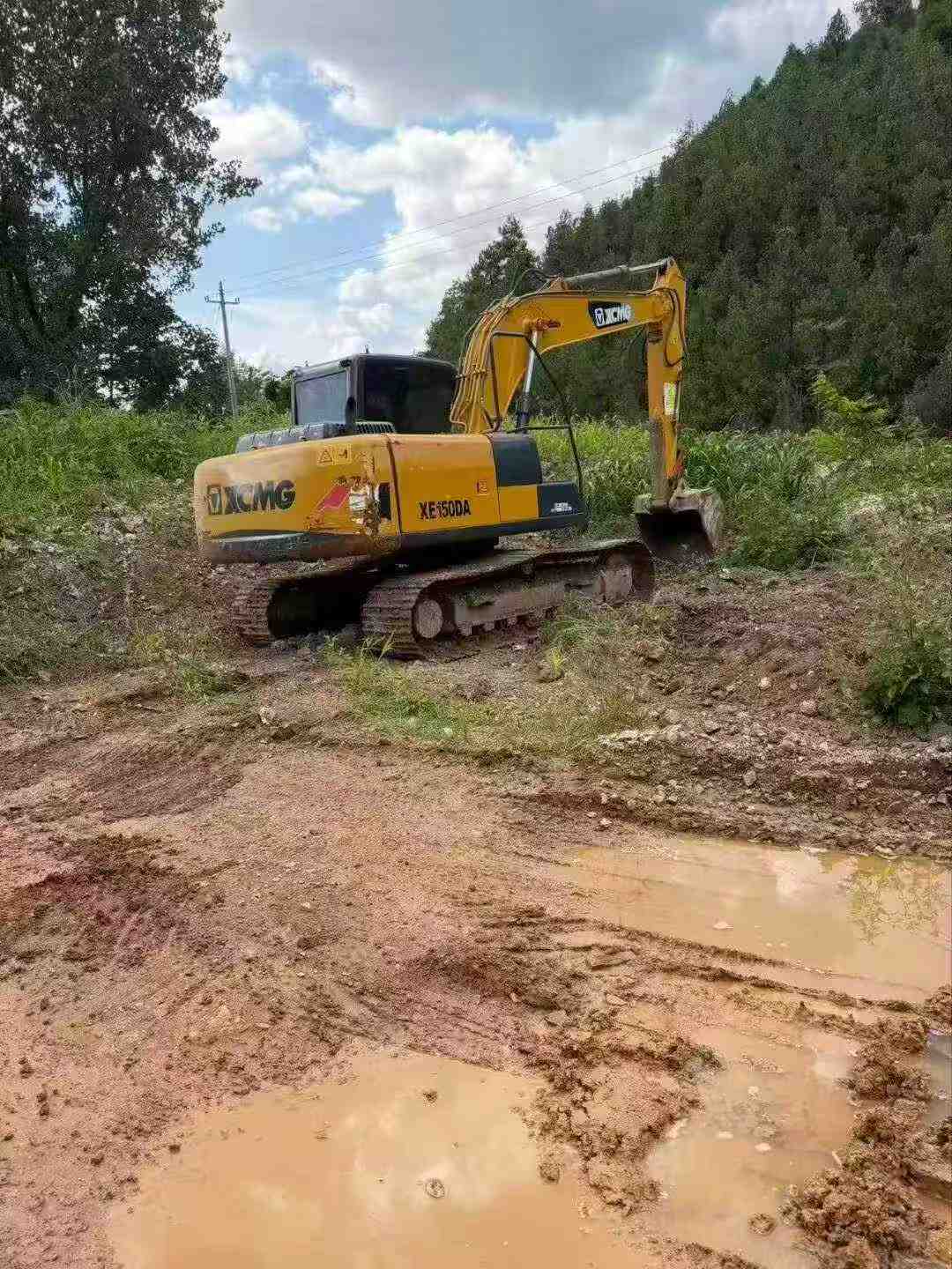 Buy XCMG XE150 Used Excavator / 1
