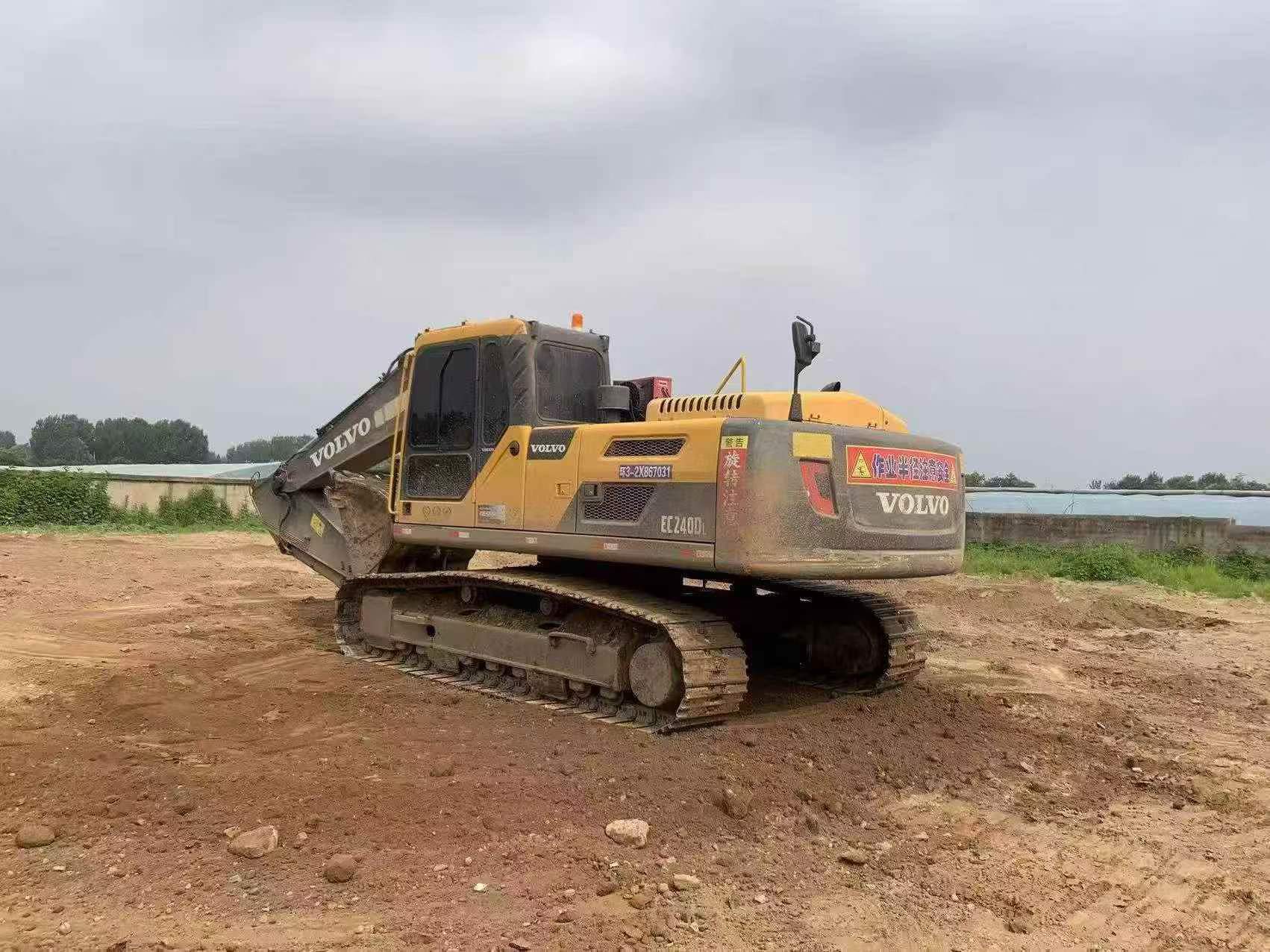 Buy Volvo EC240 Used Excavator / 2 Buy Volvo EC240 Used Excavator / 2