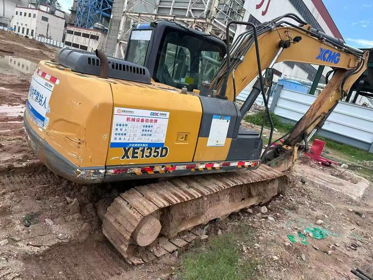 Buy XCMG XE135B Used Excavator / 1