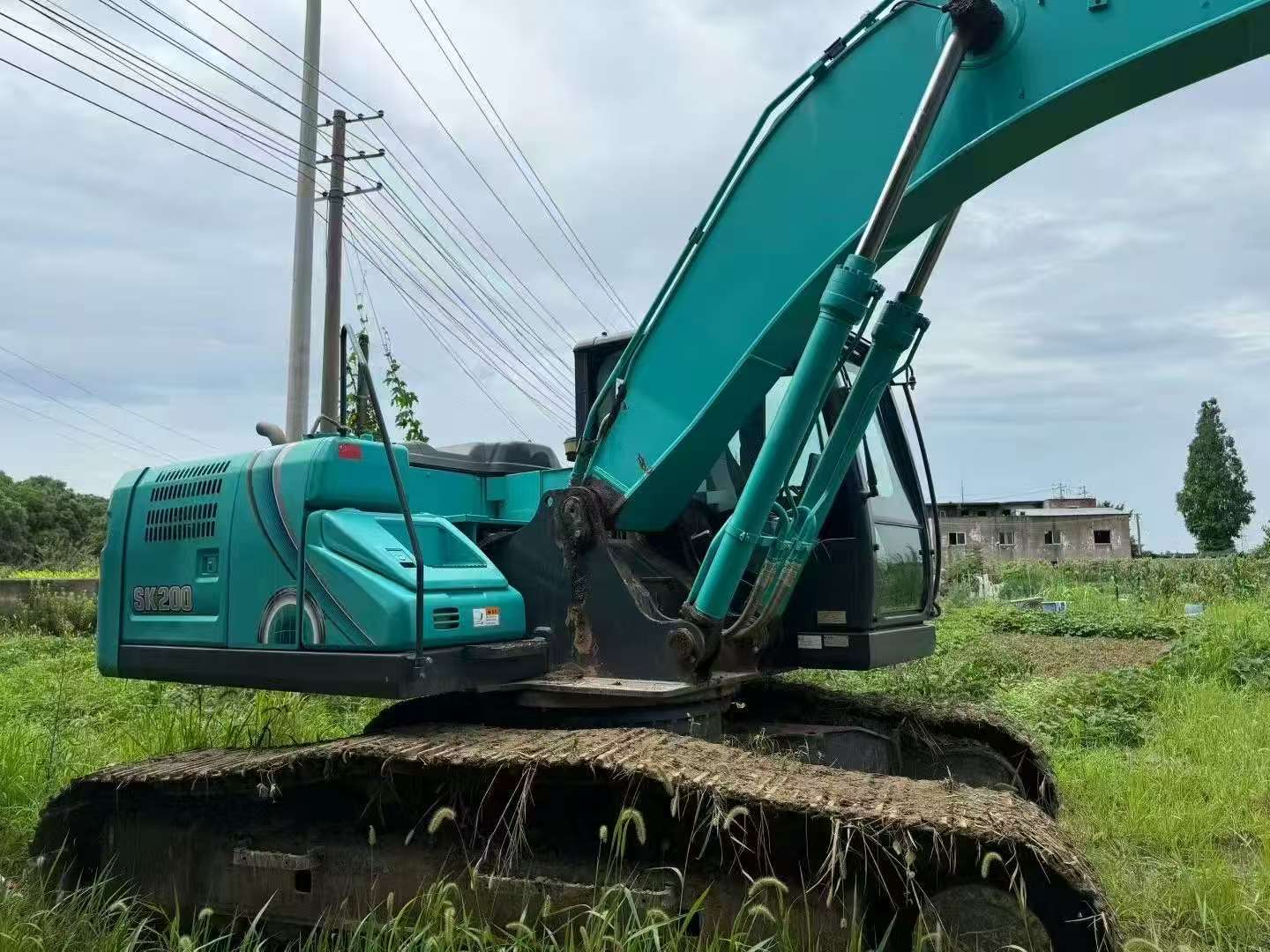 Buy Kobelco SK200-10 Used Excavator / 4 Buy Kobelco SK200-10 Used Excavator / 4